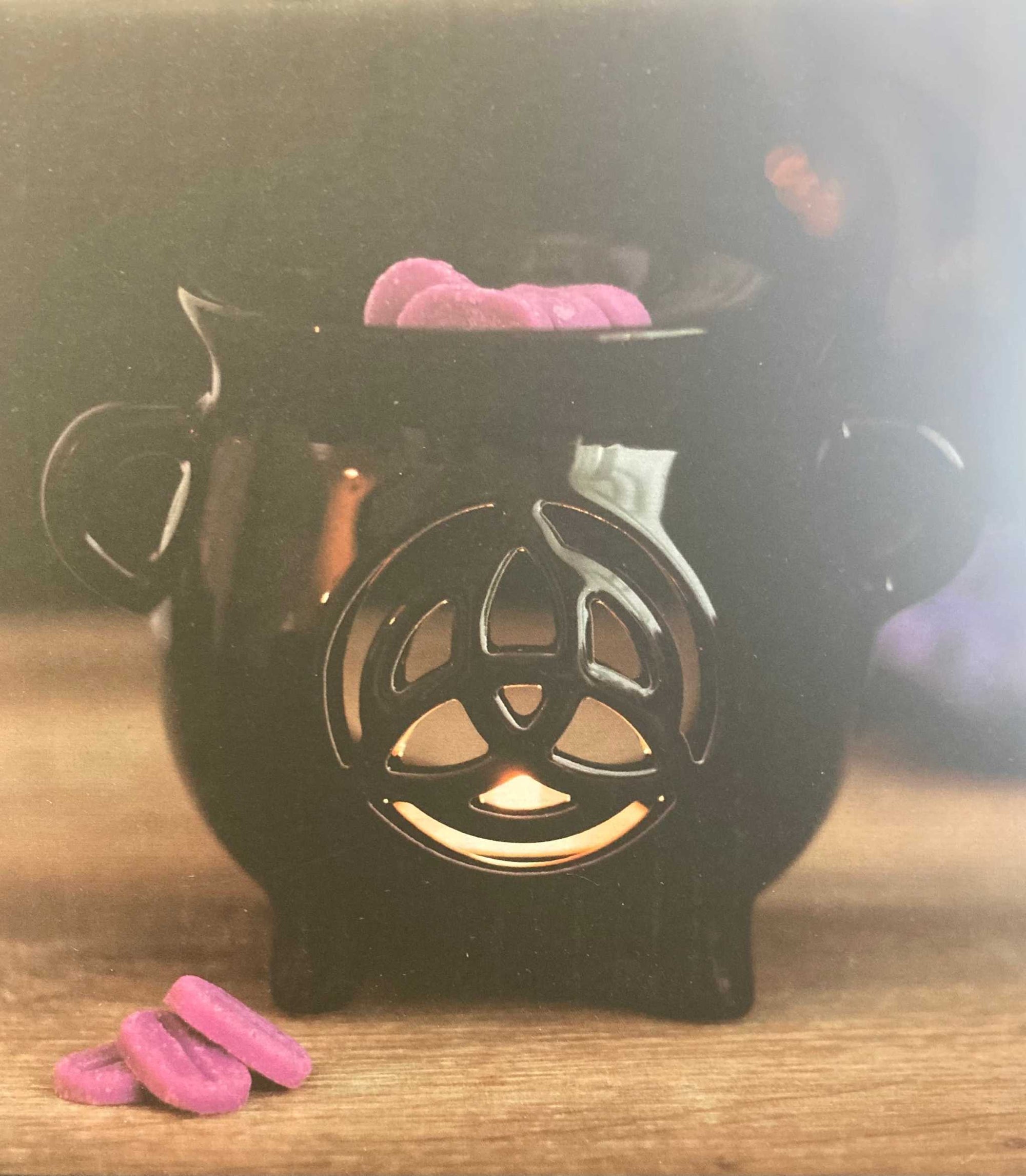 Triquetra Ceramic Cauldron Oil Burner