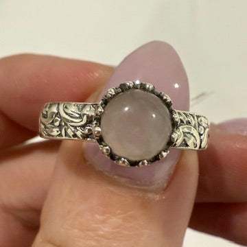 Rose Quartz Round Ornate Band Ring – Sterling Silver – Size 10