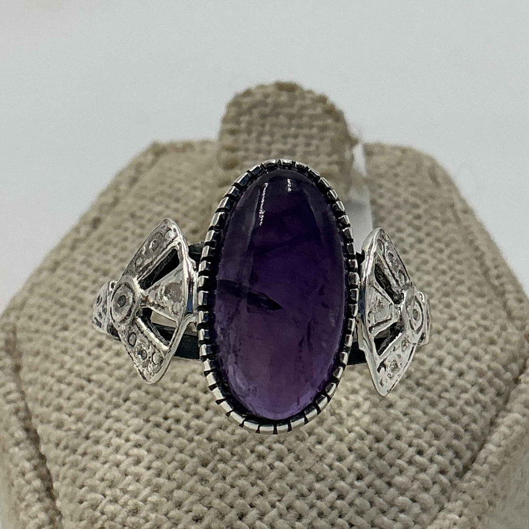 Sterling Silver Fan Banded Oval Amethyst Ring – Size 7 – Calm, Intuition &amp; Spiritual Protection