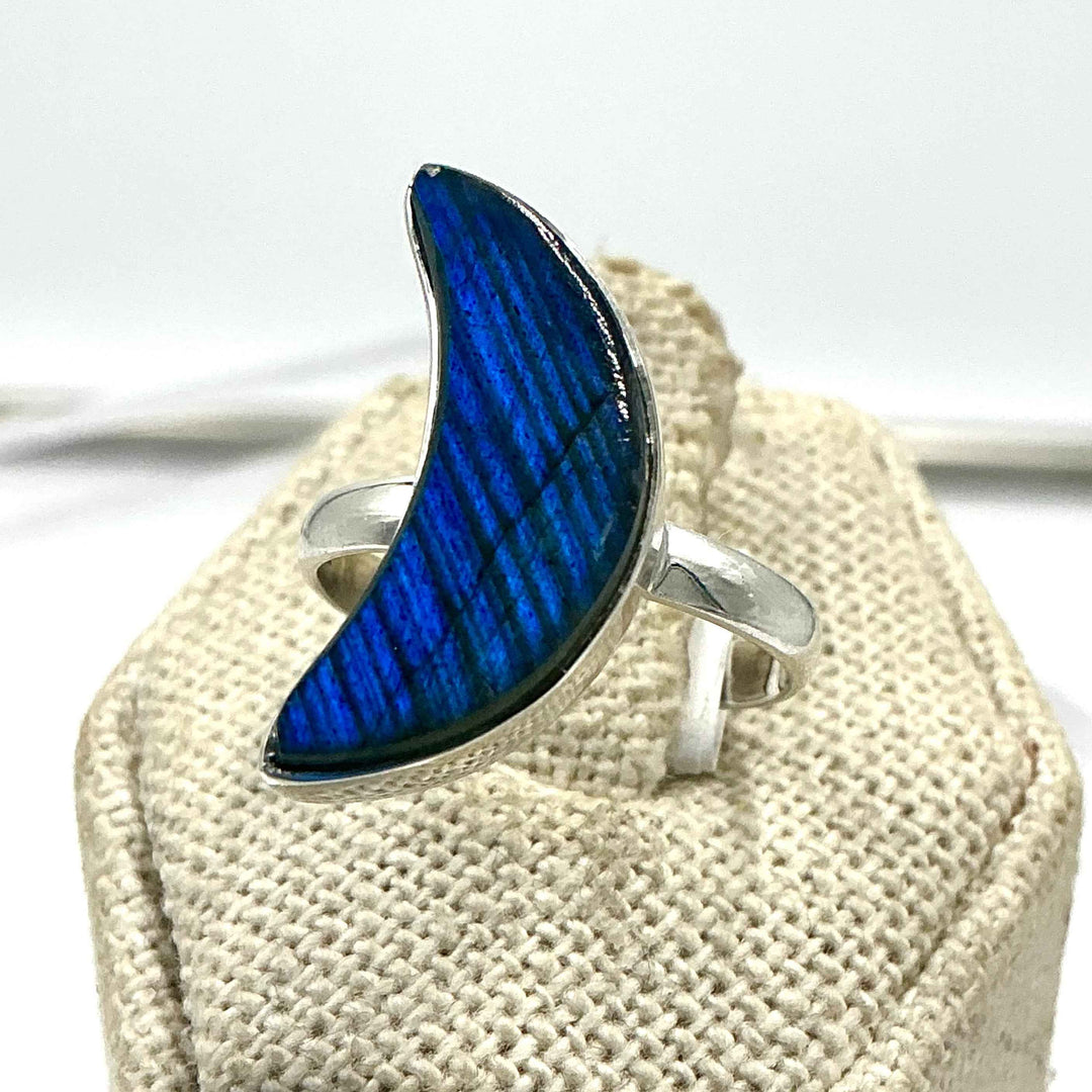 Sterling Silver Labradorite Crescent Moon Ring – Size 7 – Protection, Intuition & Transformation