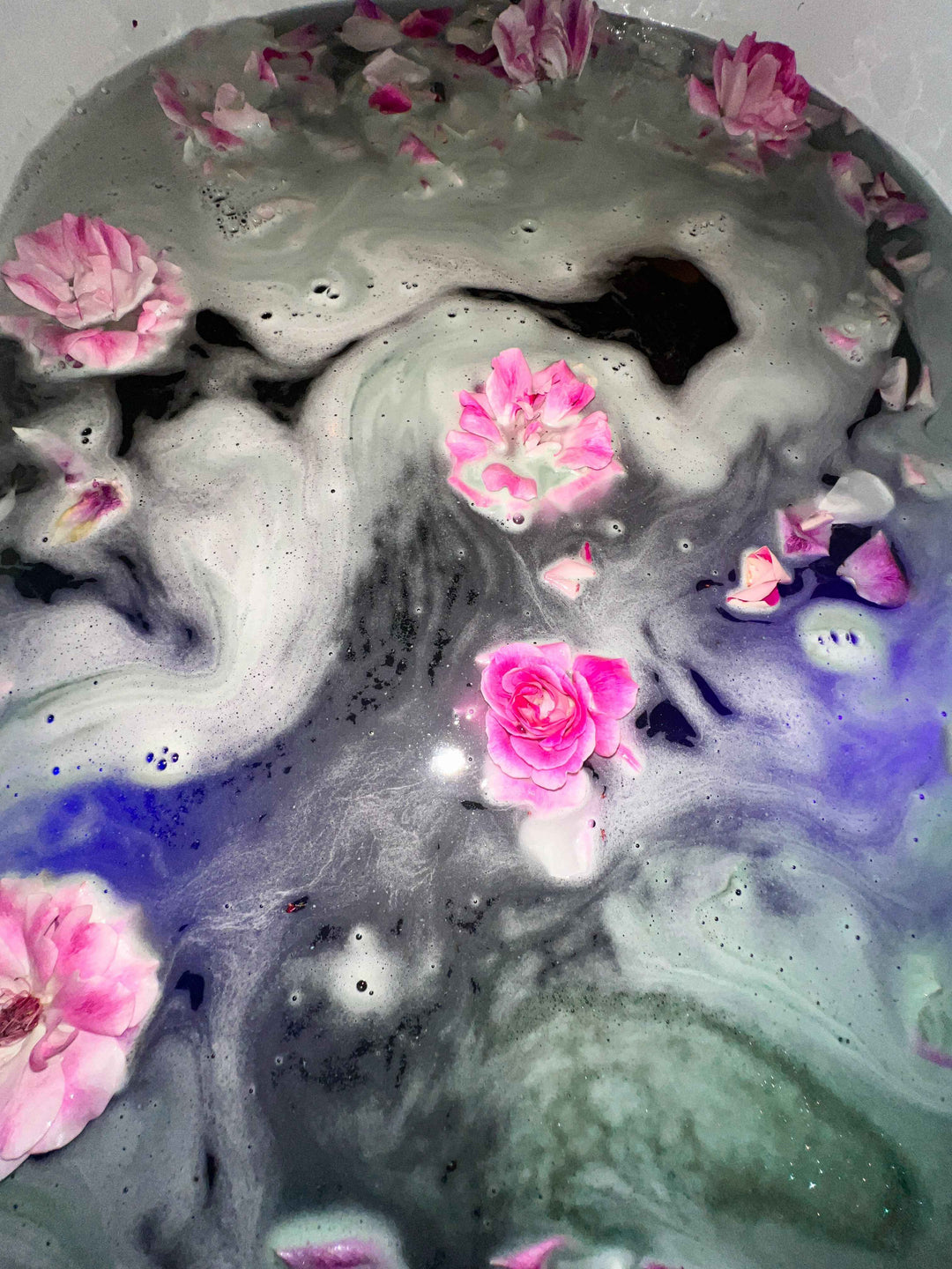 New moon – Crystal-infused bath bomb