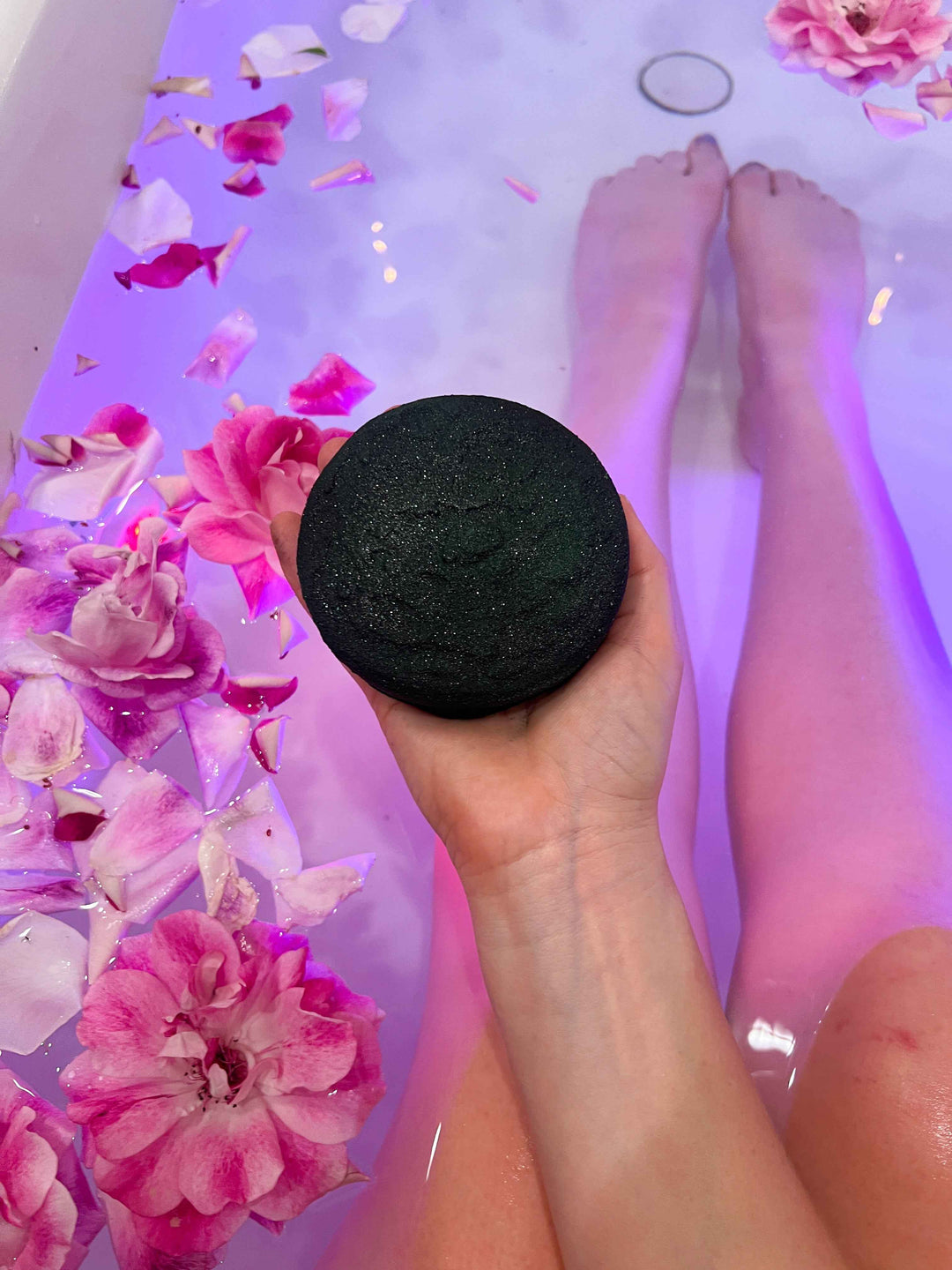 New moon – Crystal-infused bath bomb