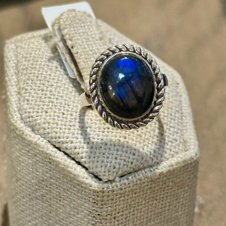 Labradorite Oval Rope-Frame Ring – Sterling Silver – Sizes 5 &amp; 9