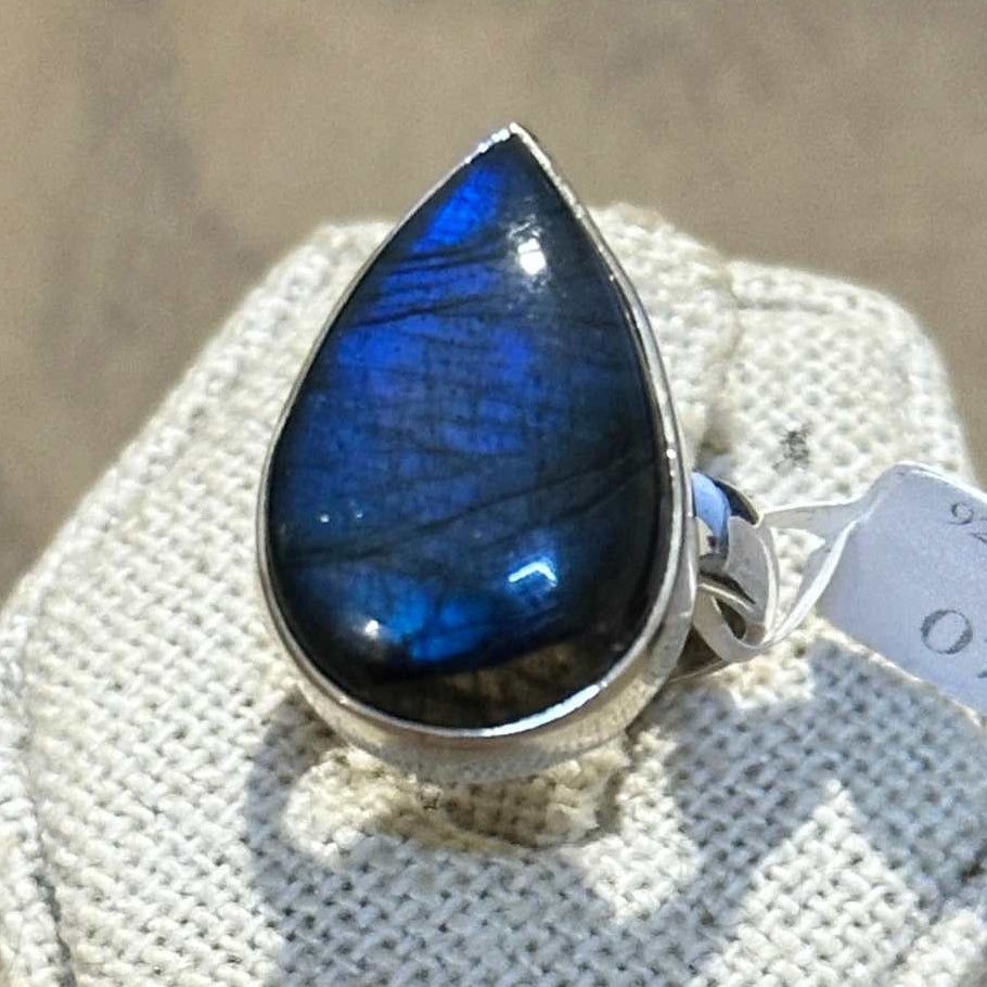 Labradorite Teardrop Statement Ring – Sterling Silver – Size 5