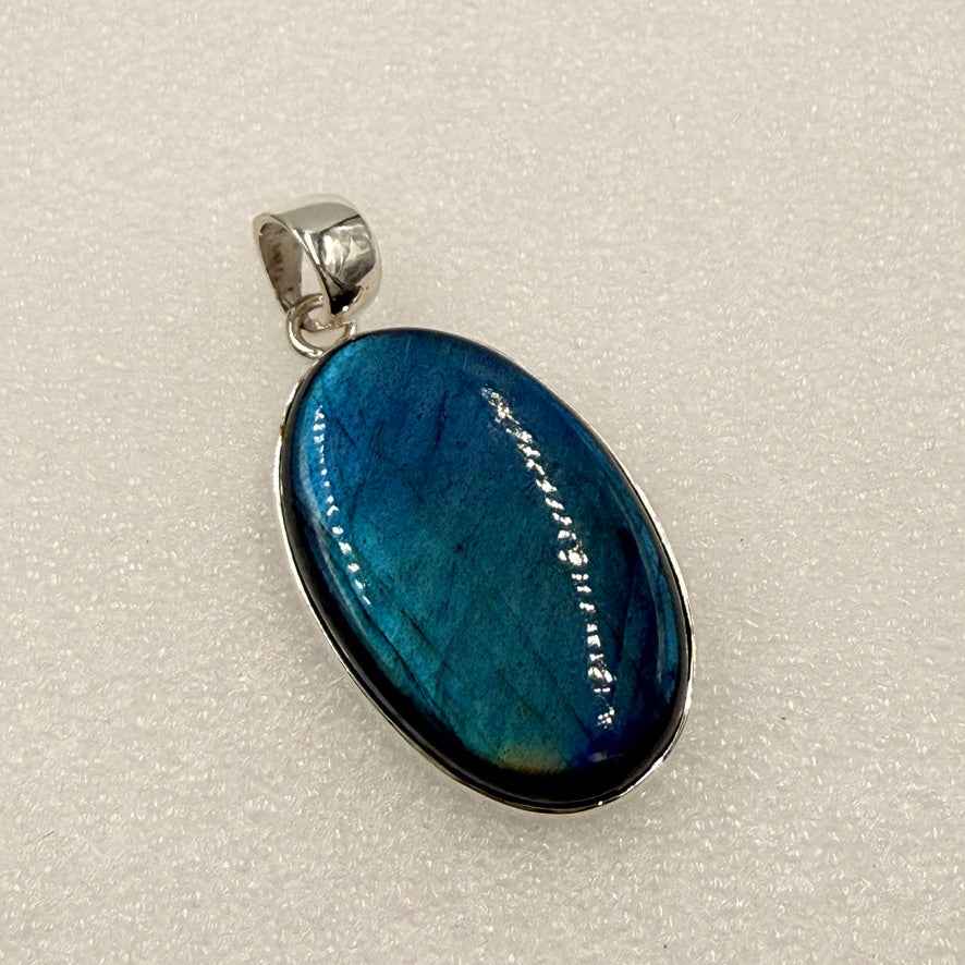 Sterling Silver Labradorite Teal Flash Oval Pendant