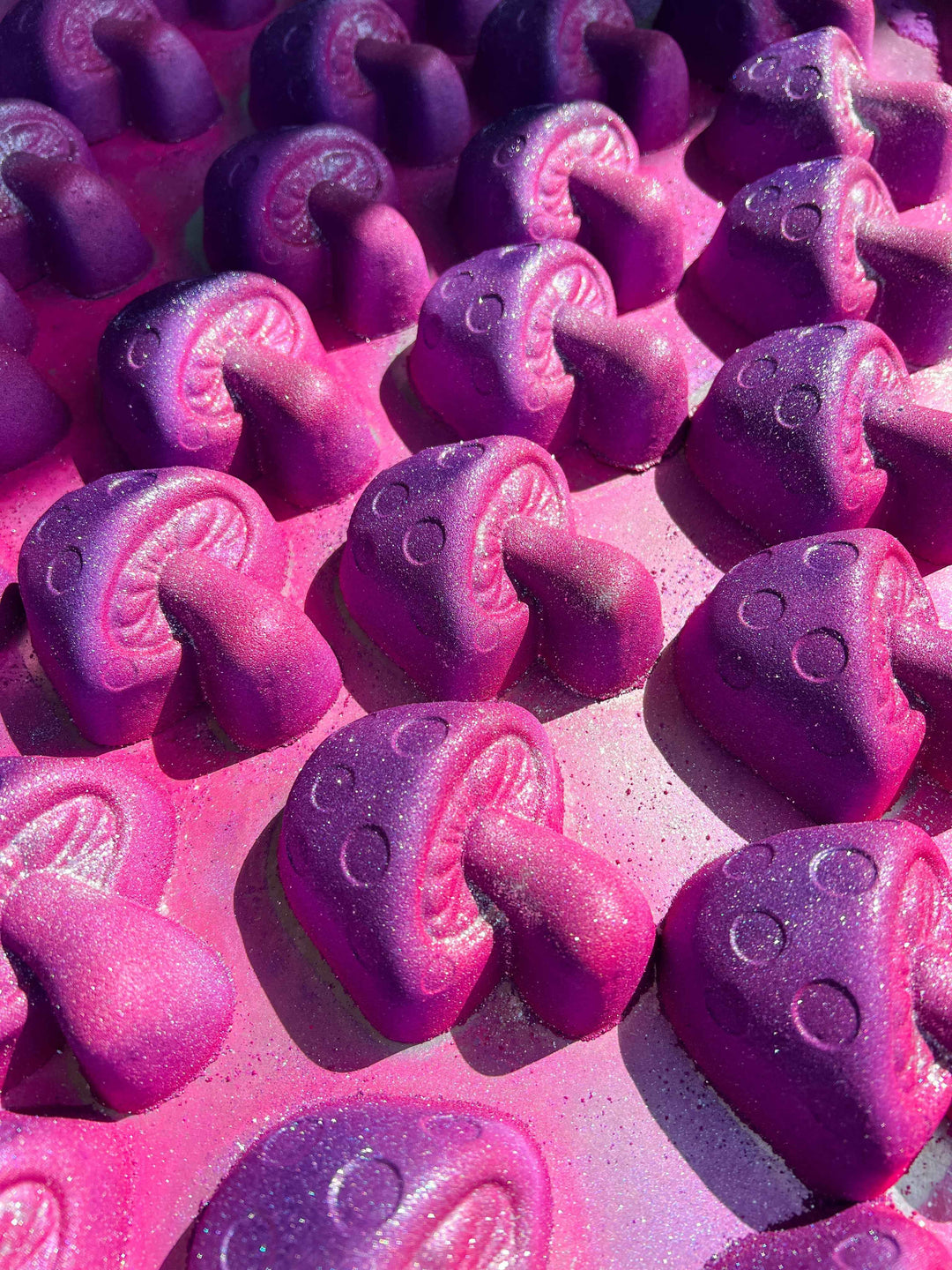 Magik mushroom – Crystal-infused bath bomb