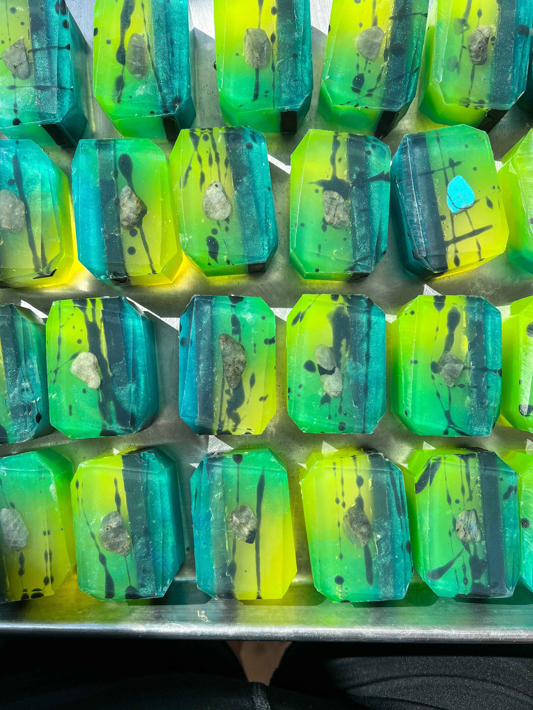Evening aurora – Crystal-infused bar soap