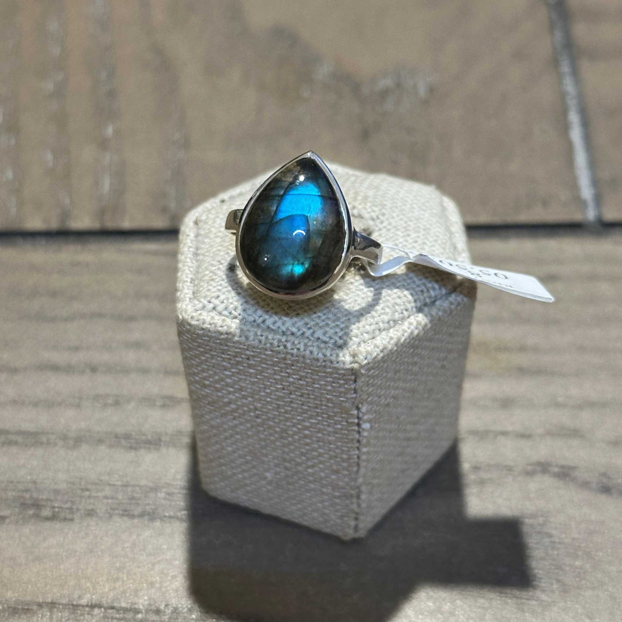 Labradorite Teardrop Polished Band Ring – Sterling Silver – Size 8