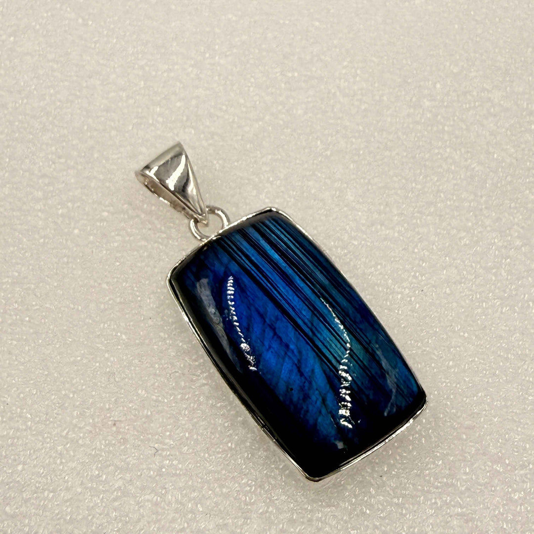 Sterling Silver Labradorite Cushion Pendant
