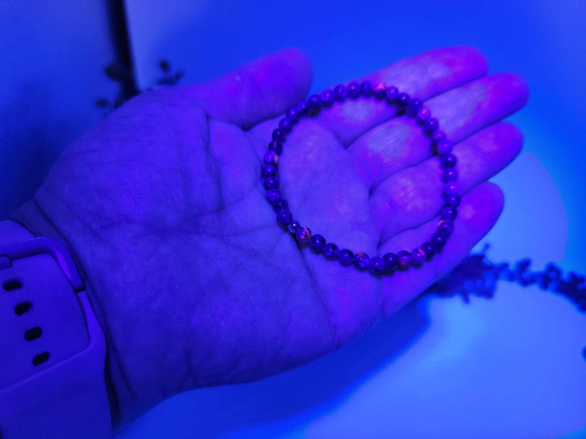 Yooperlite Stretchable Gemstone Bracelet 4mm  (UV Reactive)