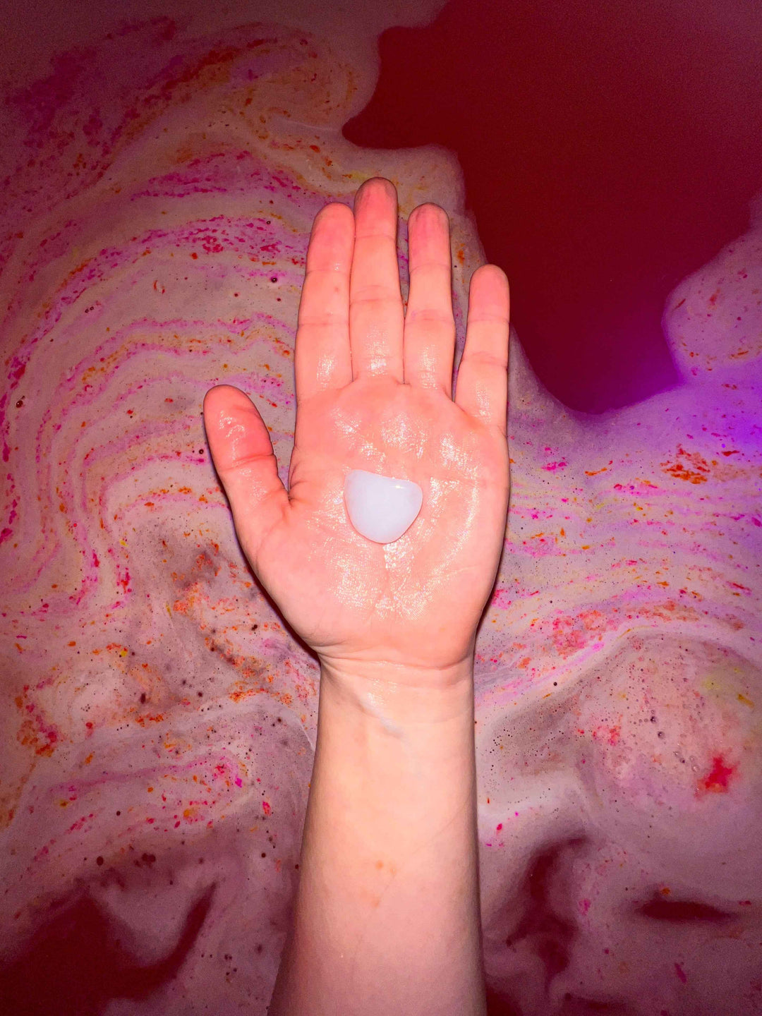 Flower of life – Crystal-infused bath bomb