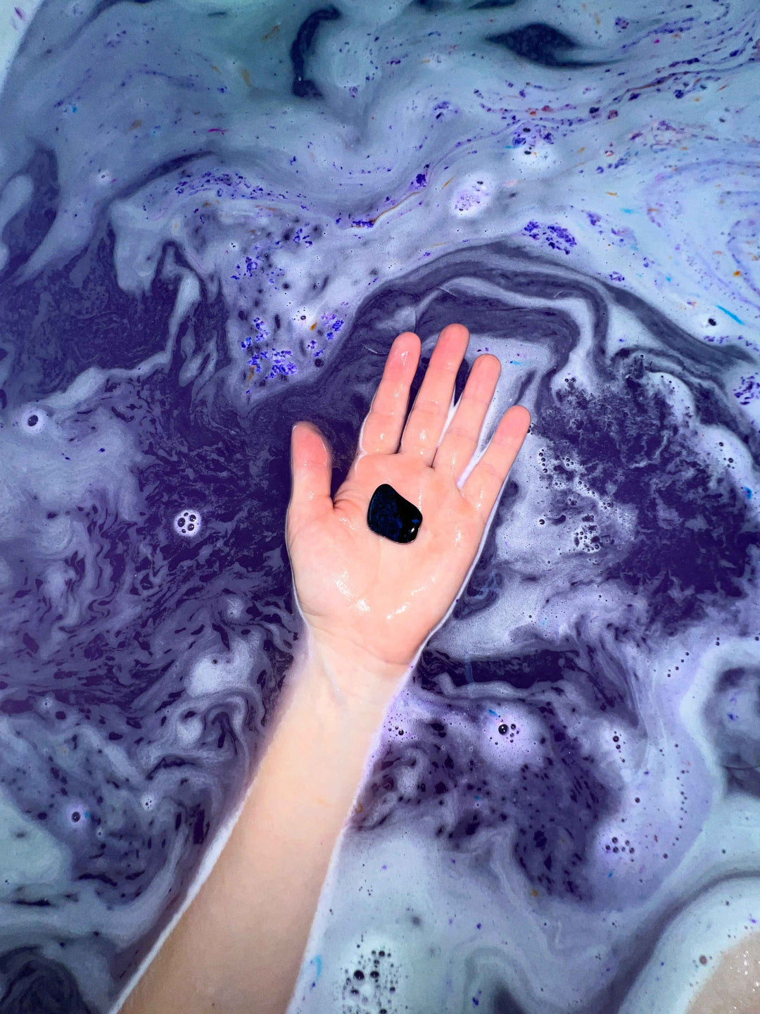 Head in the clouds – Crystal-infused bath bomb
