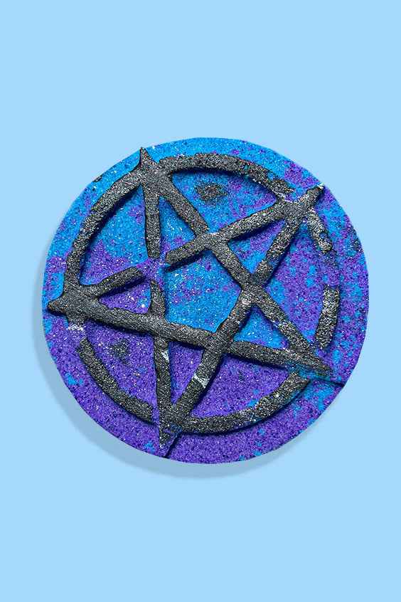 Coven society – Crystal-infused bath bomb