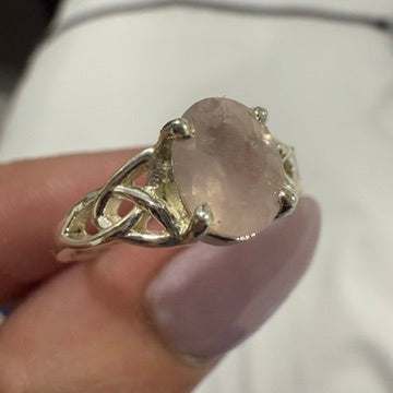 Rose Quartz Oval Celtic Knot Ring – Sterling Silver – Sizes 8 &amp; 9