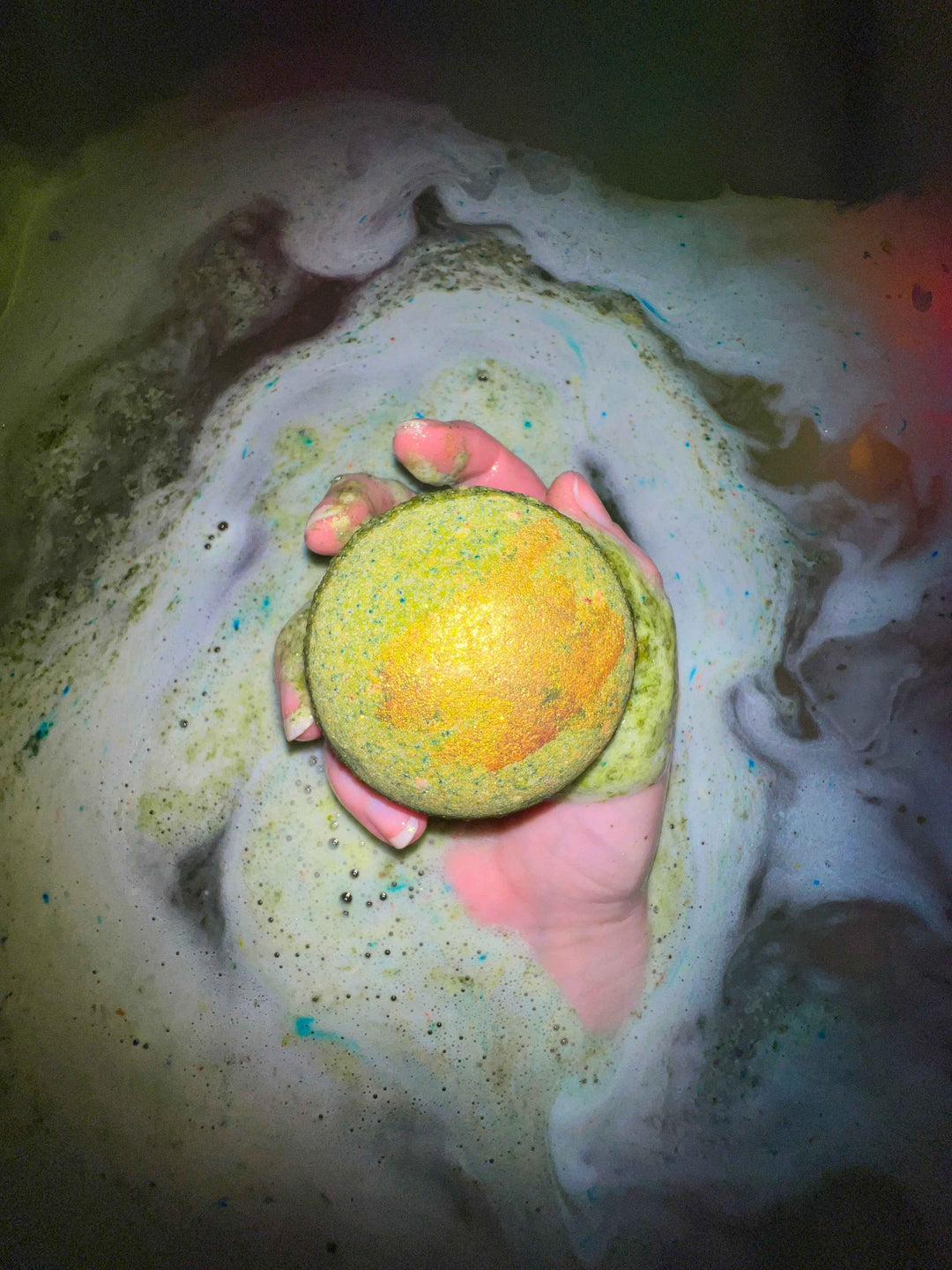 Spellbound – Crystal-infused bath bomb