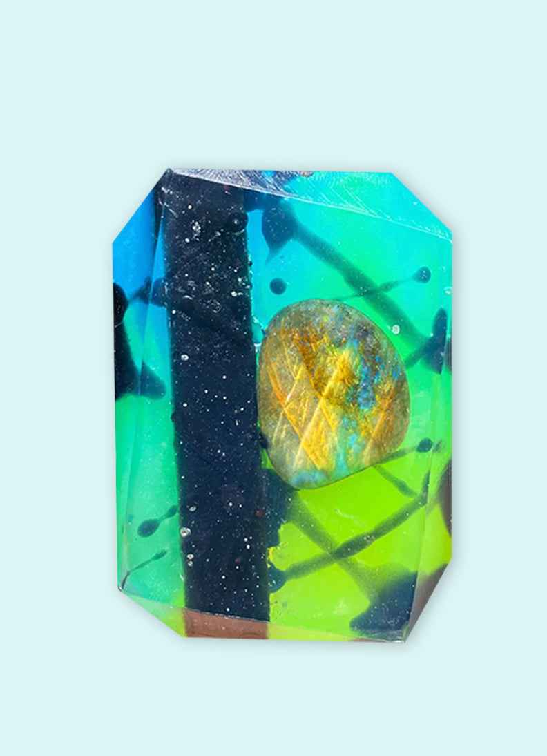 Evening aurora – Crystal-infused bar soap