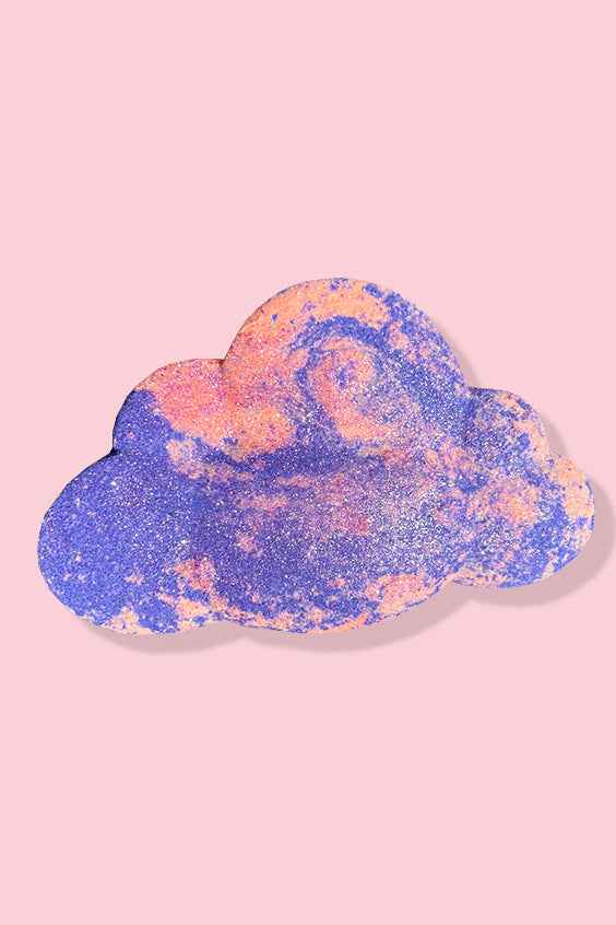 Head in the clouds – Crystal-infused bath bomb