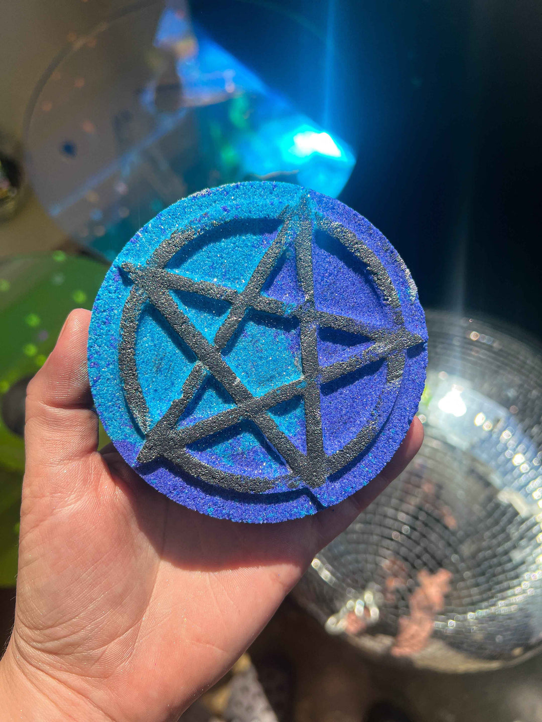 Coven society – Crystal-infused bath bomb