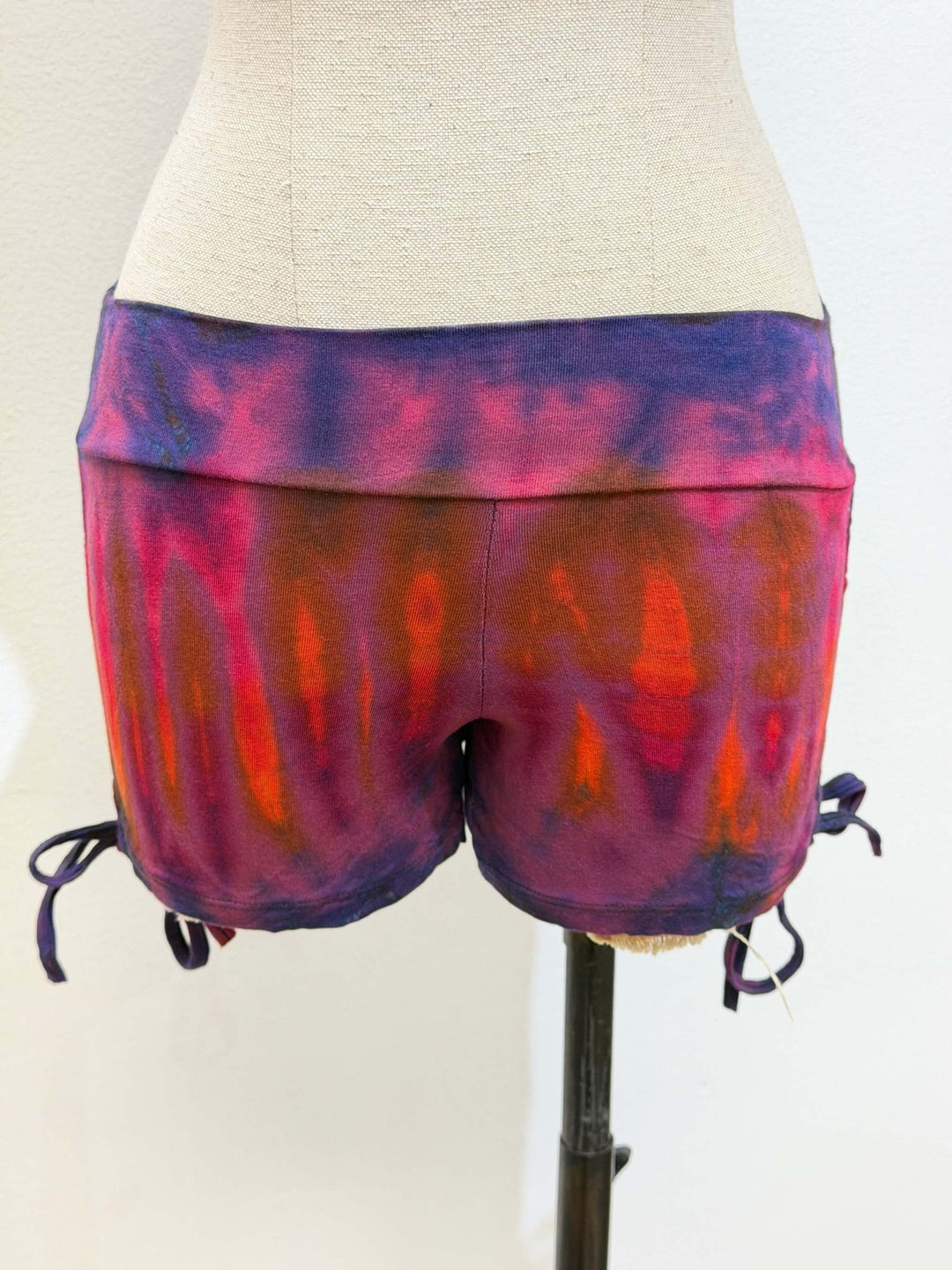 Tie-dye Ruche Booty Shorts