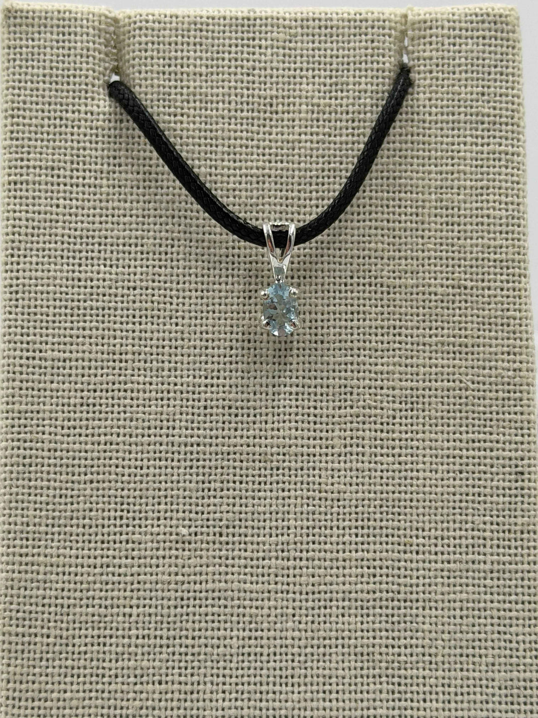 Sterling Silver Oval Aquamarine Pendant