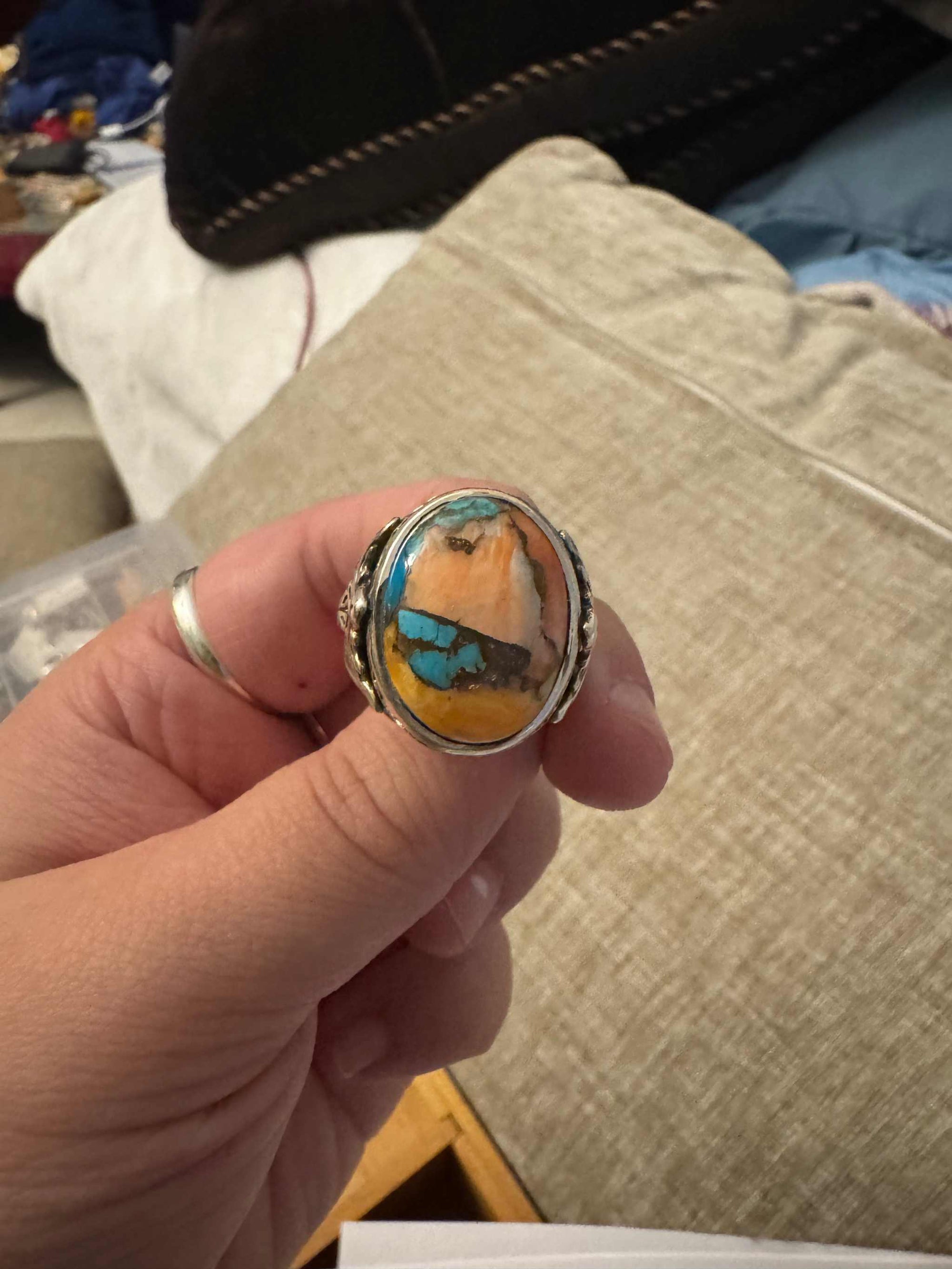 Scrollwork Engraved Spiny Oyster Turqouise Ring