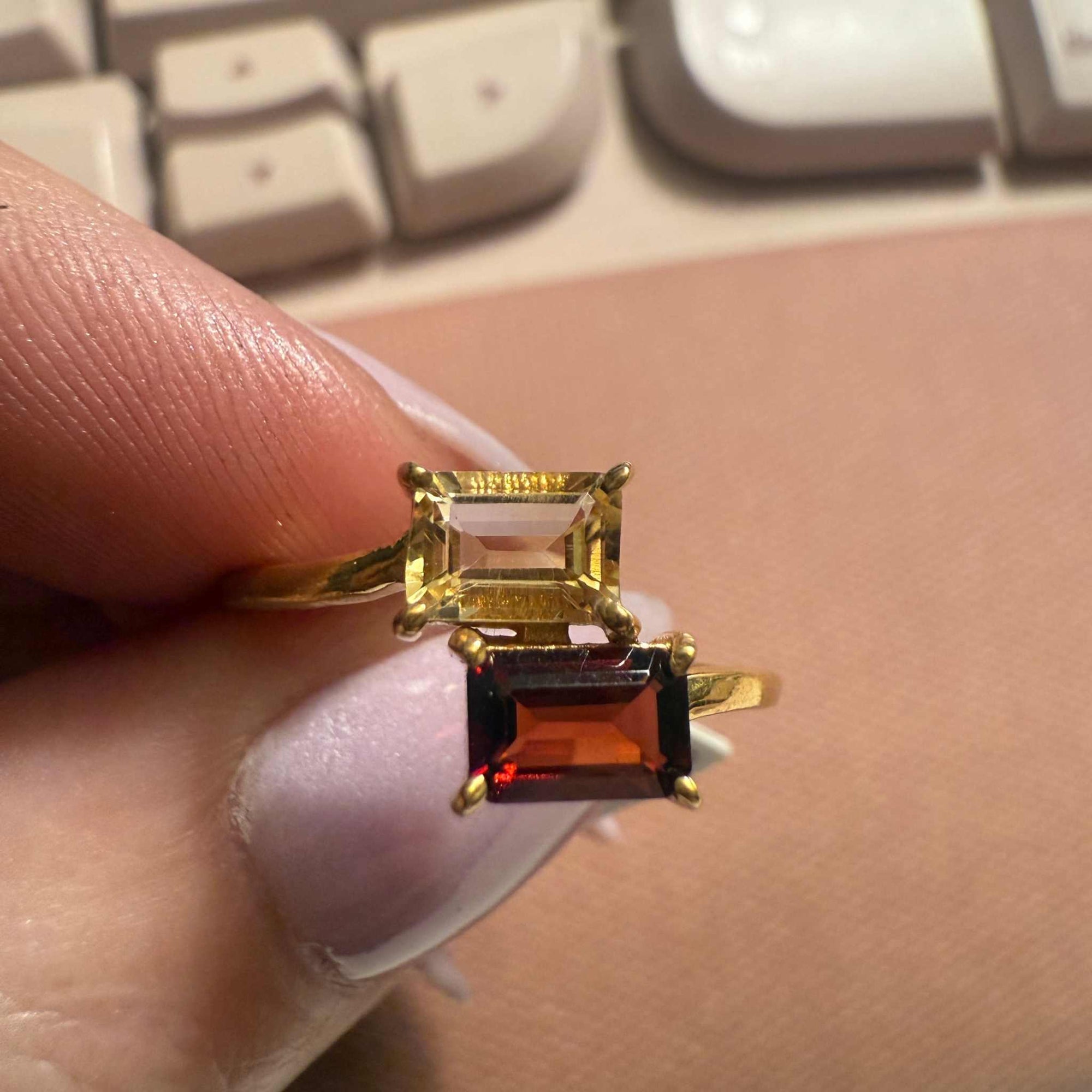 Gold ring with 2 stones