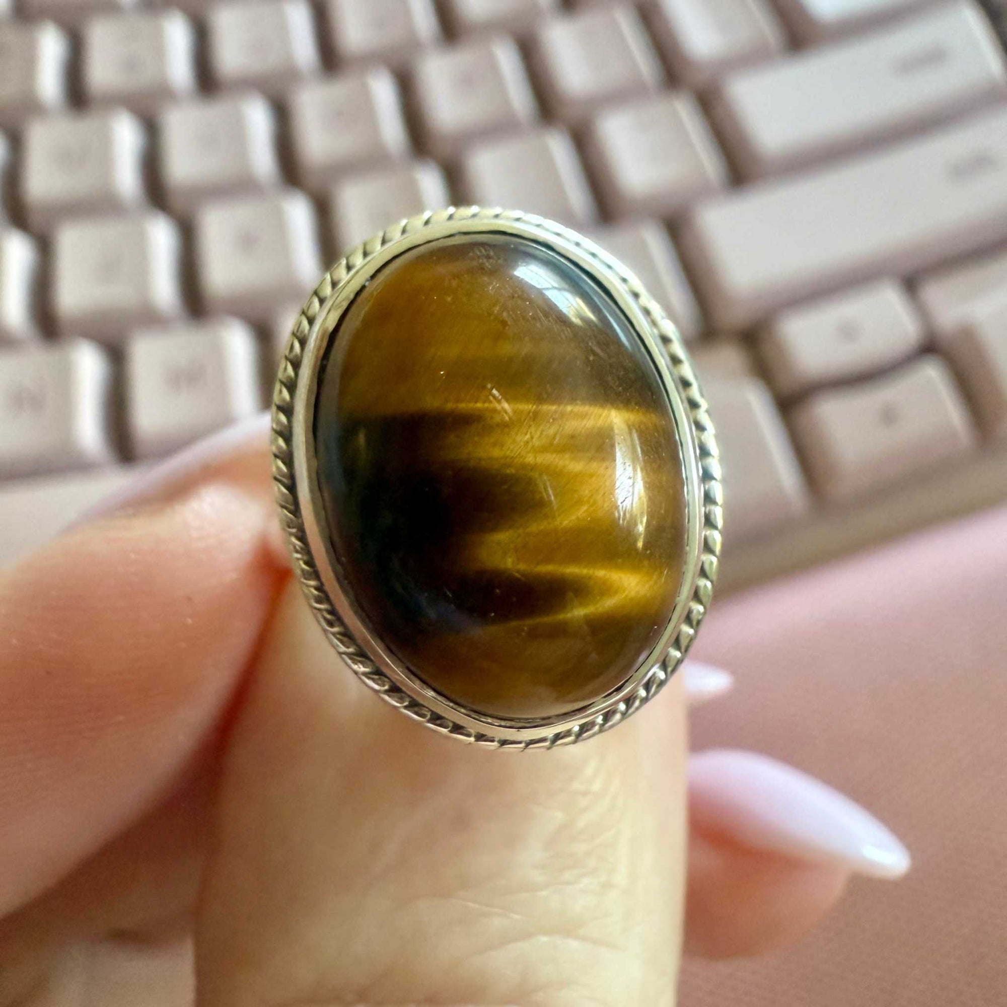 Tiger Eye Oval Rope-Edge Ring – Sterling Silver – Size 6