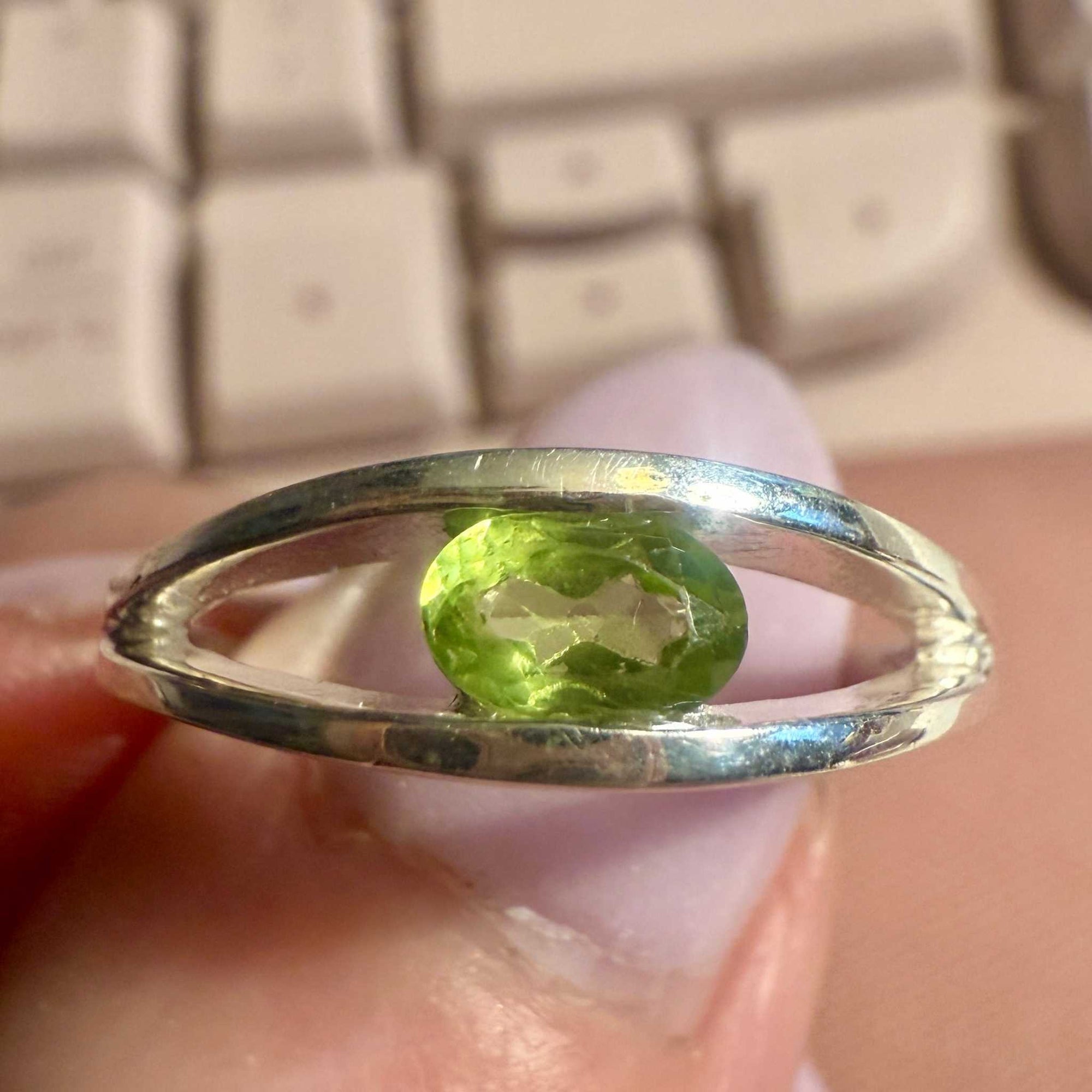 Peridot Floating Oval Ring – Sterling Silver – Size 10