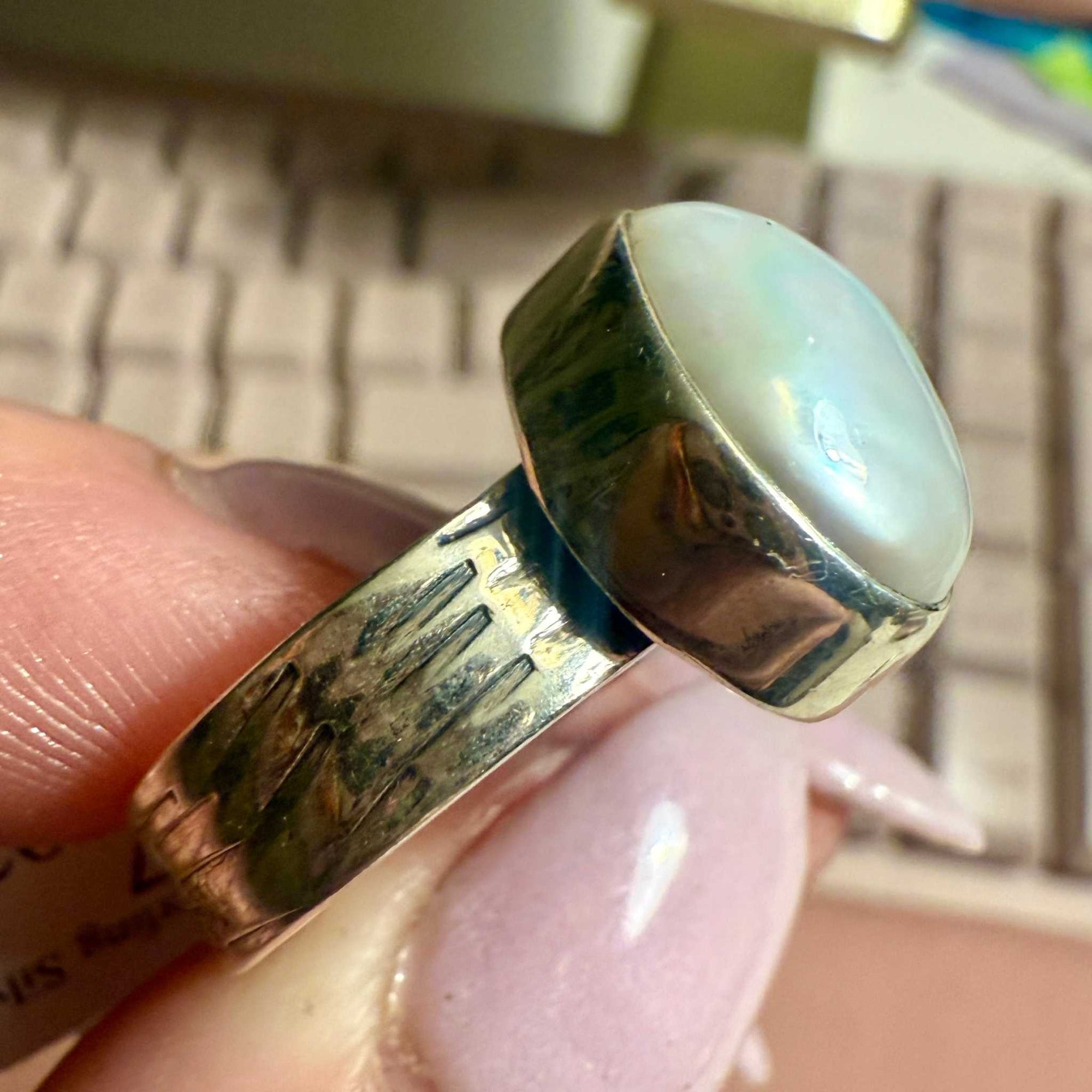 Pearl Teardrop Statement Ring with Hammered Band – Sterling Silver – Sizes 6–7