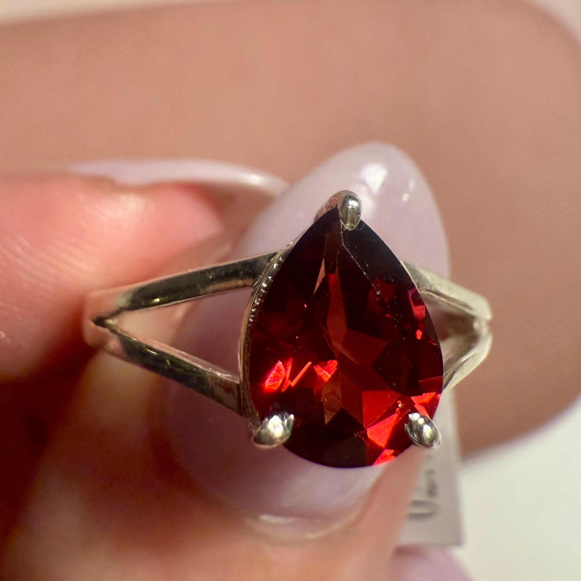 Garnet Pear-Cut Split Shank Ring – Sterling Silver – Size 7