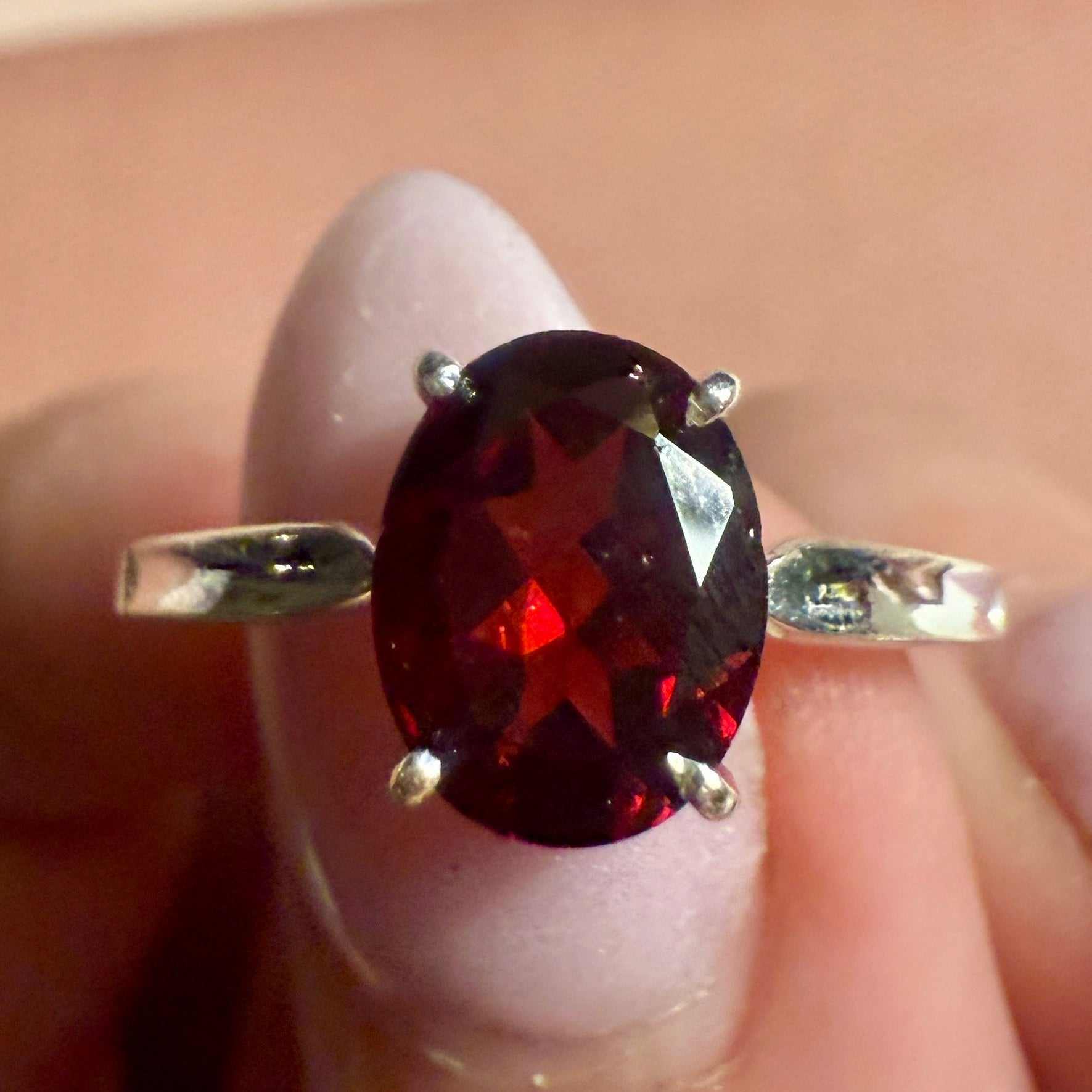 Garnet Oval-Cut Classic Ring – Sterling Silver – Size 8