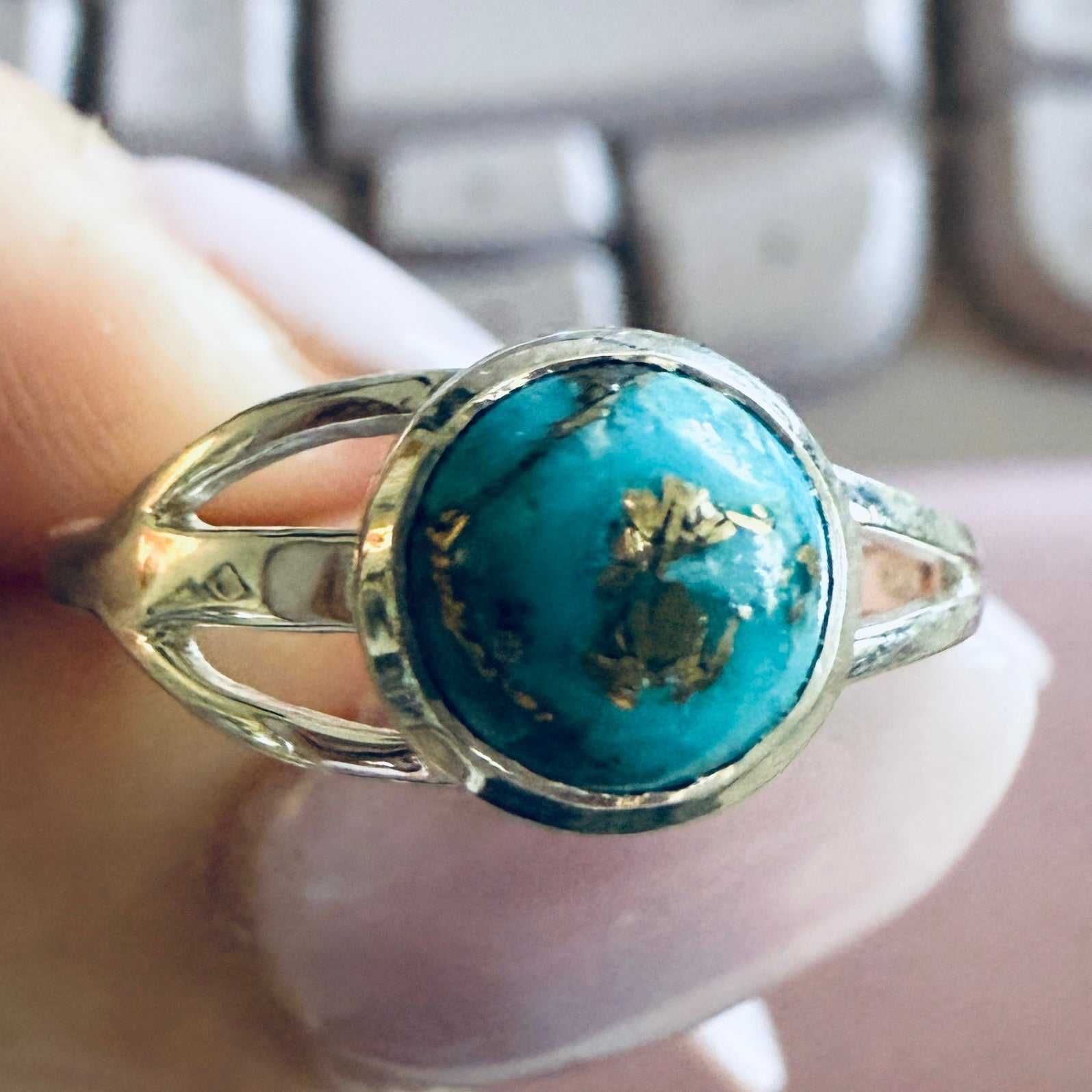 Turquoise Split-Band Round Ring — Size 8