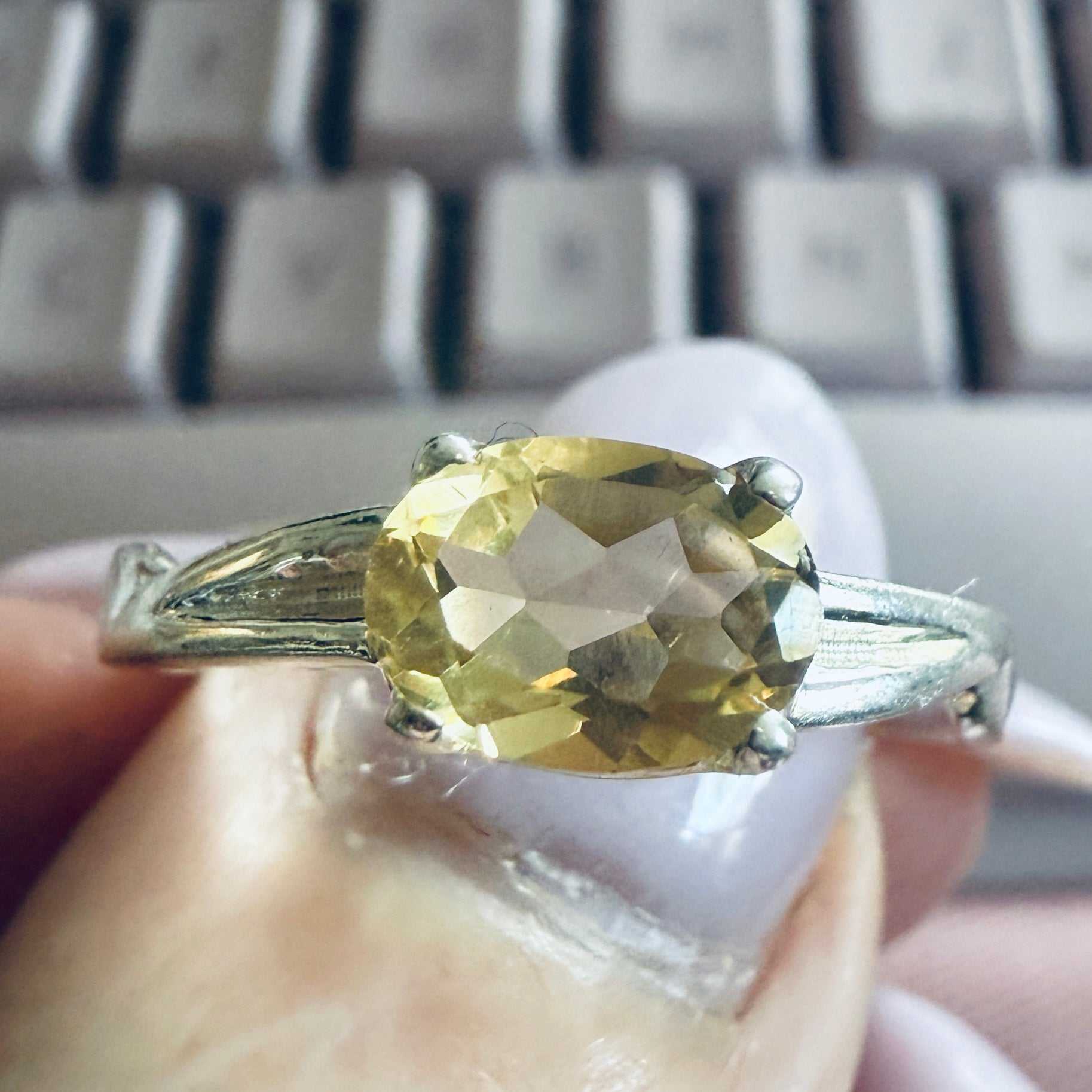 Citrine Oval-Cut Split-Shank Ring – Sterling Silver – Size 10