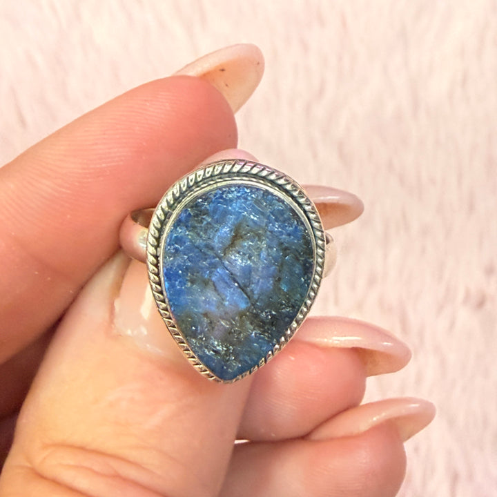 Rough Labradorite Ring - Sterling Silver with Deep Flash