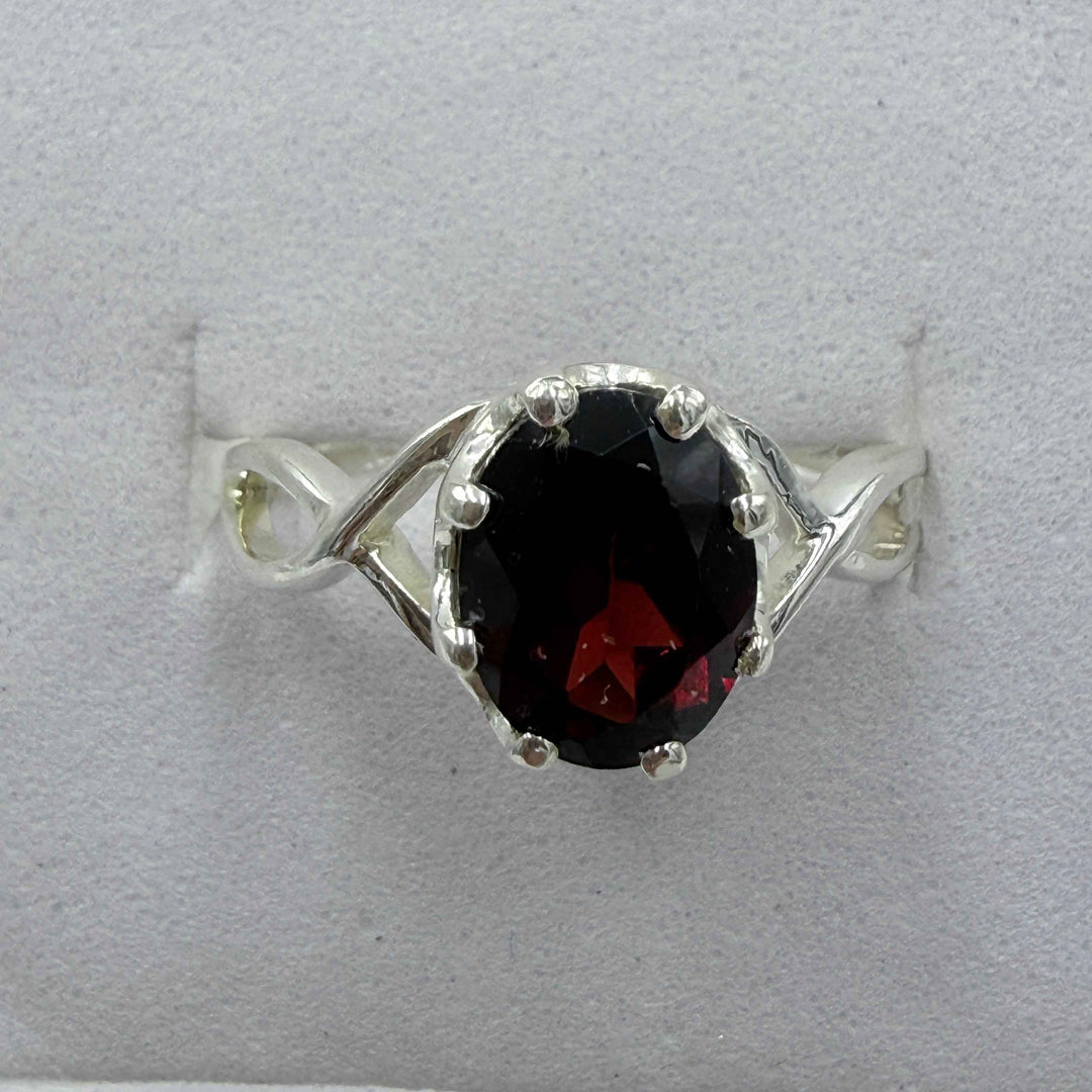 Sterling Silver Oval Garnet Infinity Ring – Size 7 – Passion, Strength & Grounding