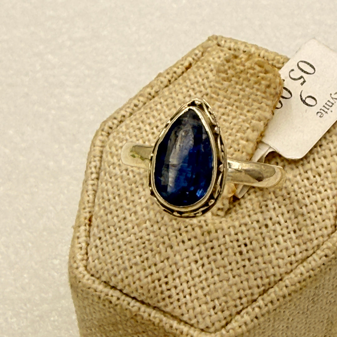 Sterling Silver Princess Blue Kyanite Pear Solitaire Ring - Size 9