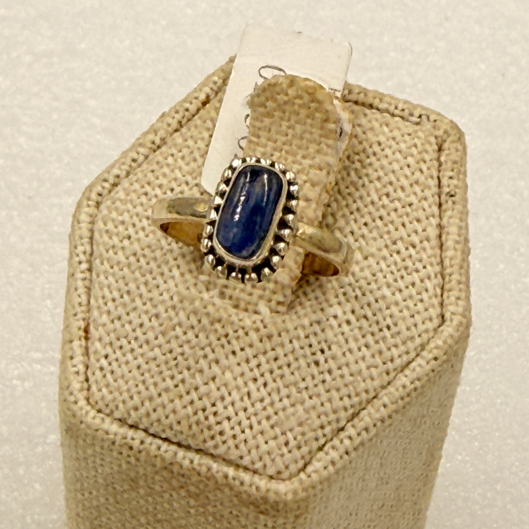 Sterling Silver Princess Blue Kyanite Petite Oval Beaded Band Ring Size 6