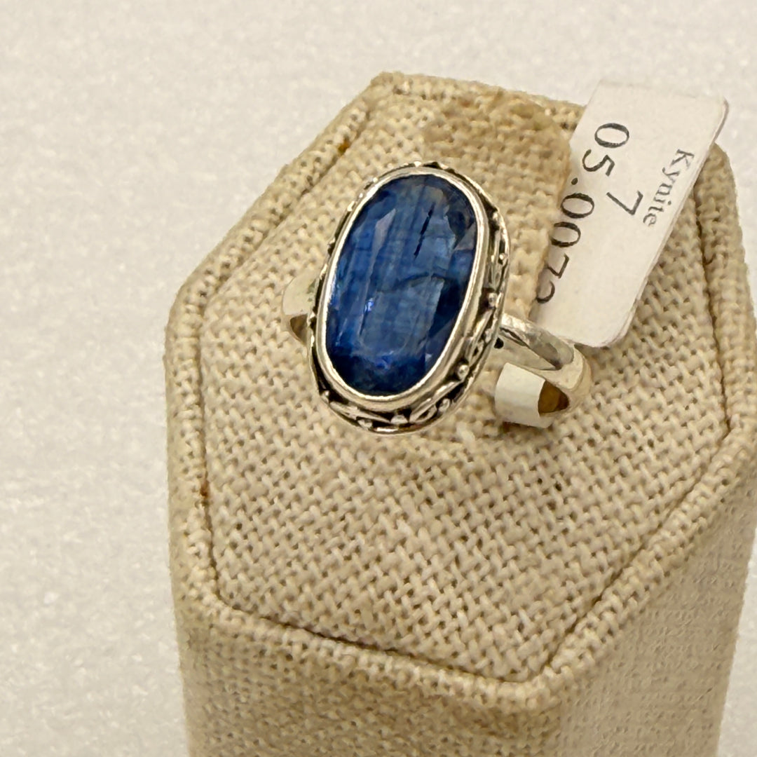 Sterling Silver Princess Blue Kyanite Oval Scroll Bezel Ring Size 7