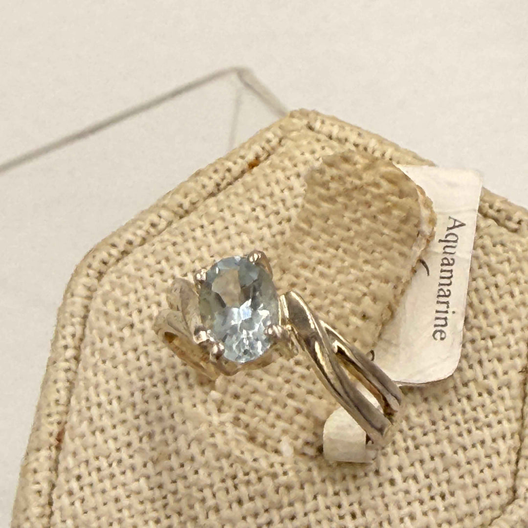Sterling Silver Aquamarine Oval Split Band Ring - Size 6