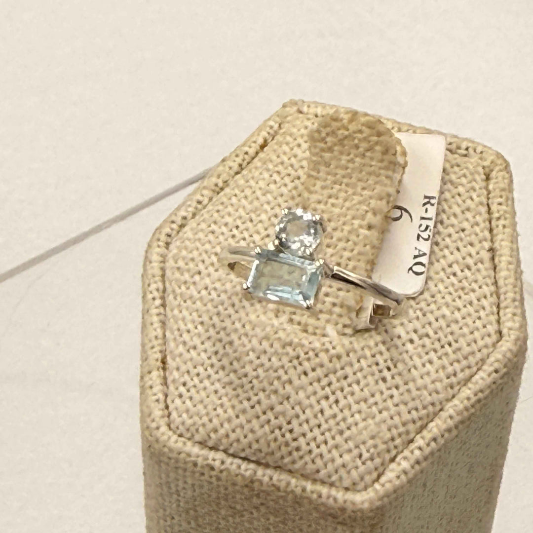 Sterling Silver Aquamarine Rectangular Side Stone Ring - Size 6