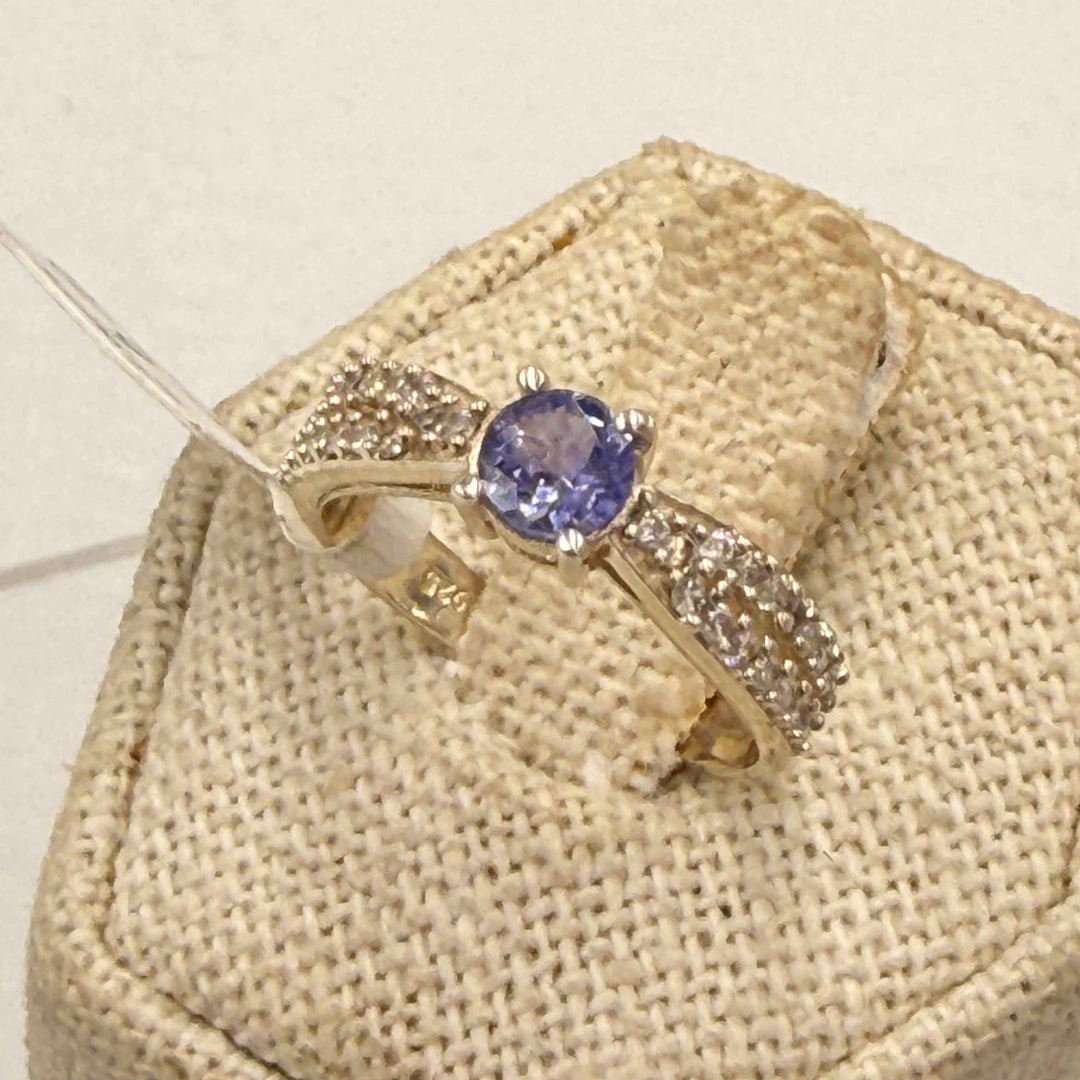 Sterling Silver Tanzanite Round Side Sparkle Ring - Size 6