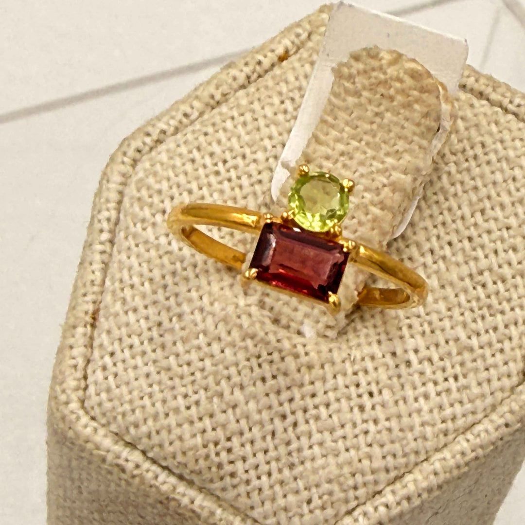 Gold Vermeil Garnet &amp; Peridot Friendship Ring - Size 7