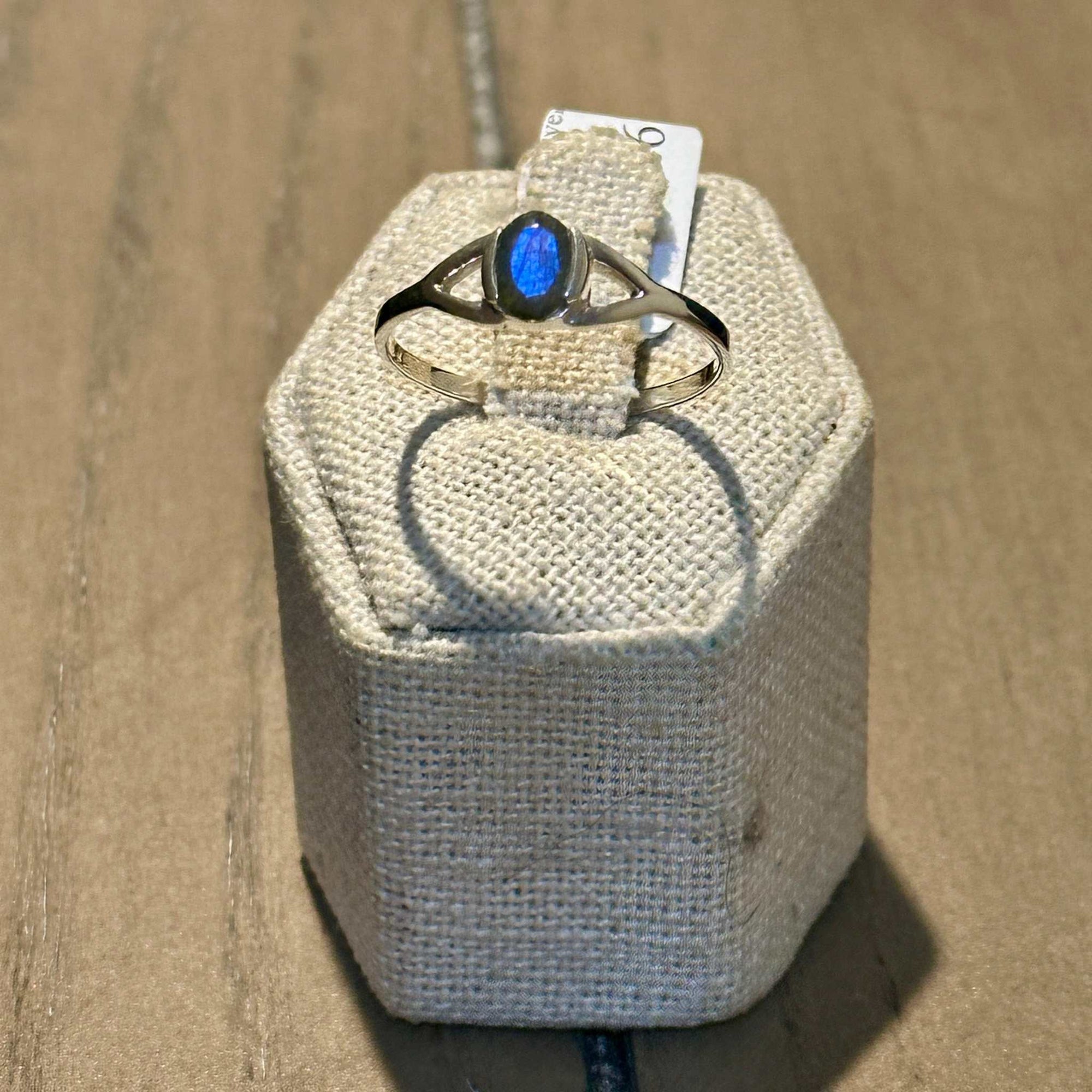 Labradorite Oval Cut Minimalist Ring – Sterling Silver – Size 11