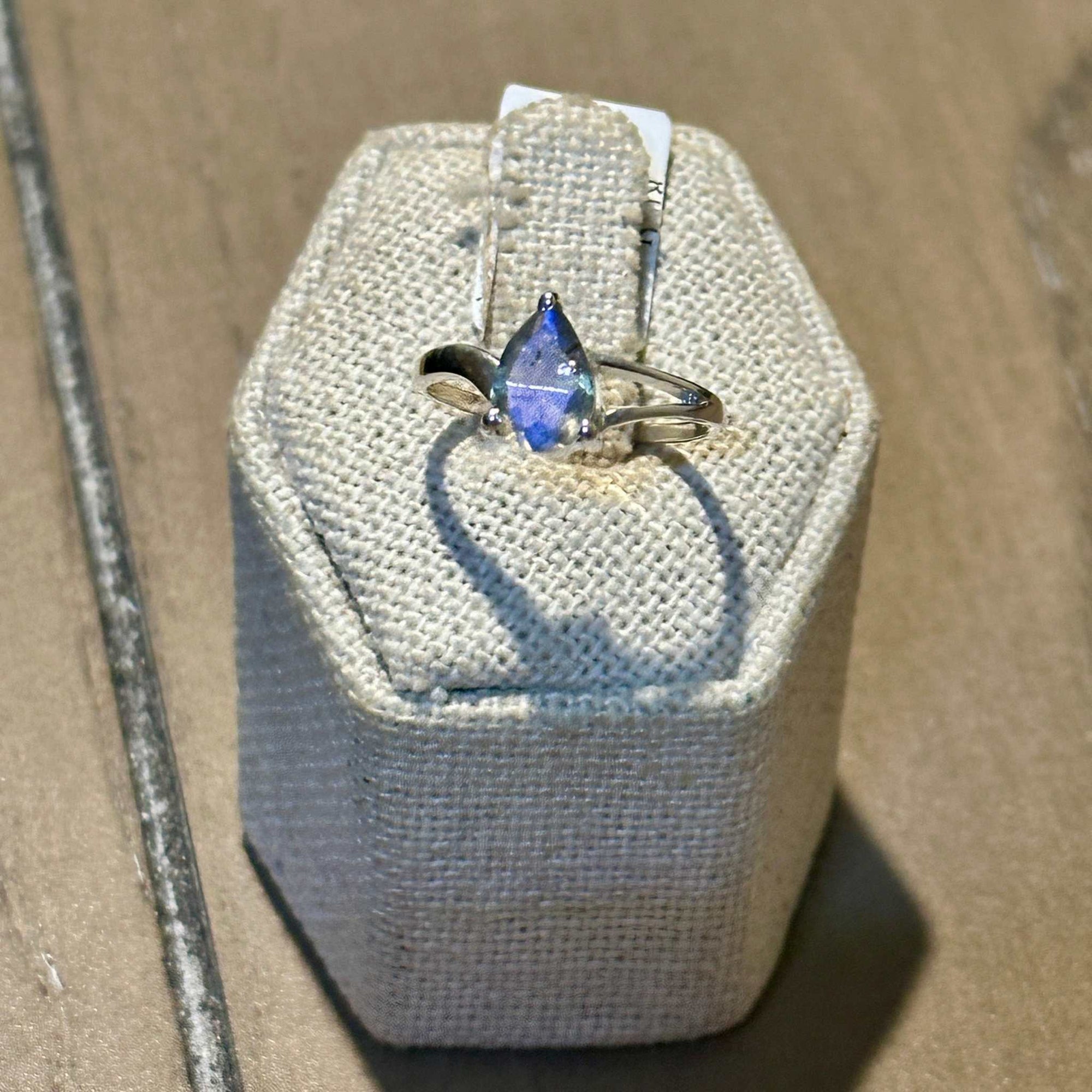 Labradorite Pear-Cut Twisted Band Ring – Sterling Silver – Size 6