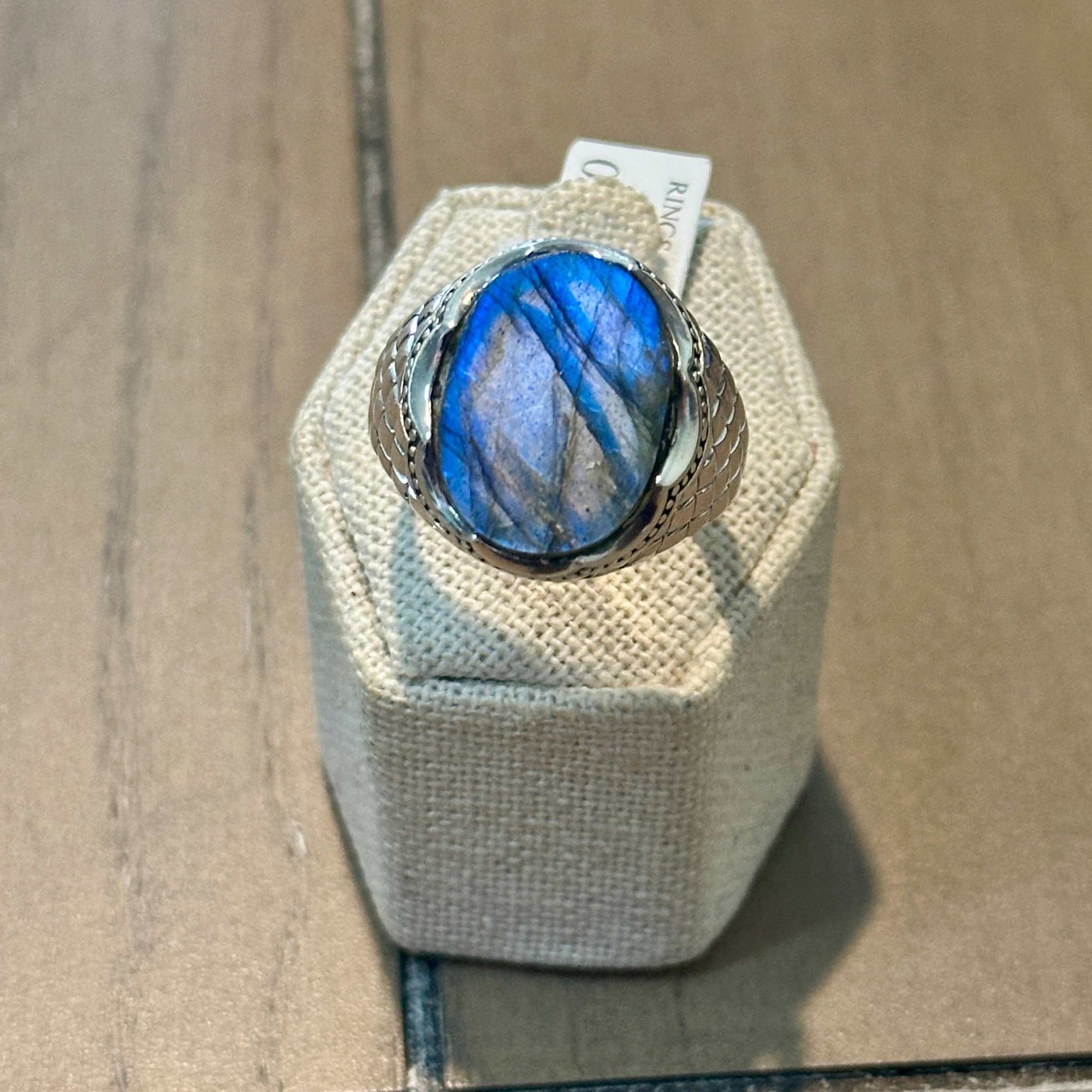 Labradorite Woven-Guard Oval Statement Ring – Sterling Silver – Size 13 & 14