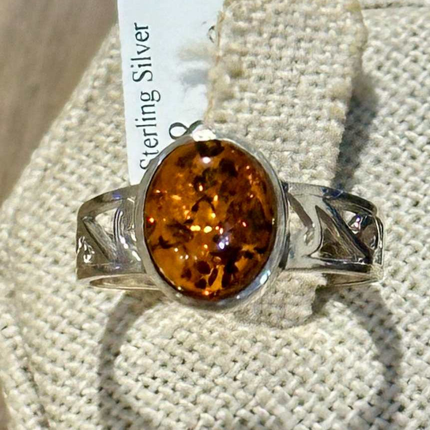 Natural Amber Oval Engraved Band Ring – Sterling Silver – Size 8