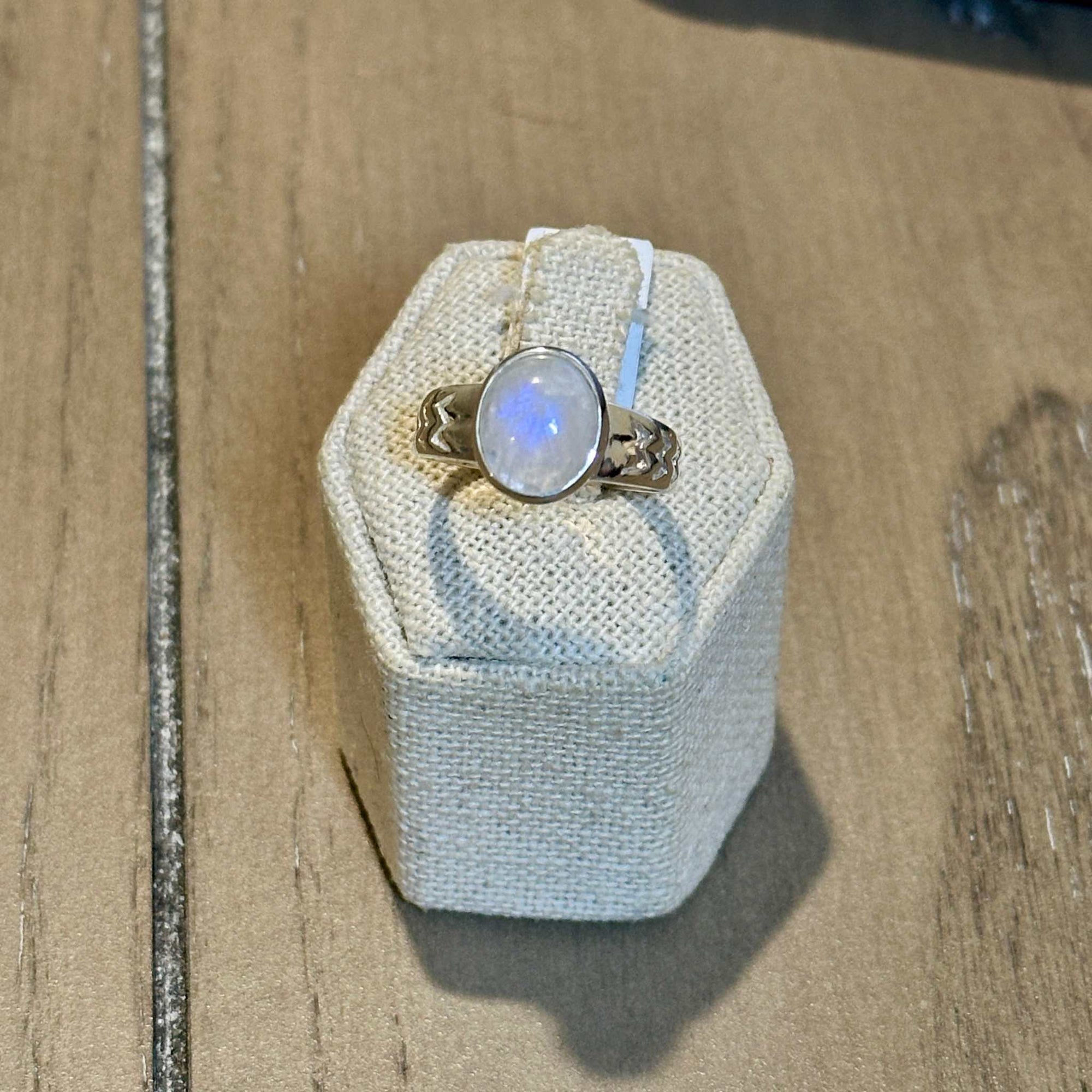 Rainbow Moonstone Oval-Chevron Band Ring – Sterling Silver – Size 10