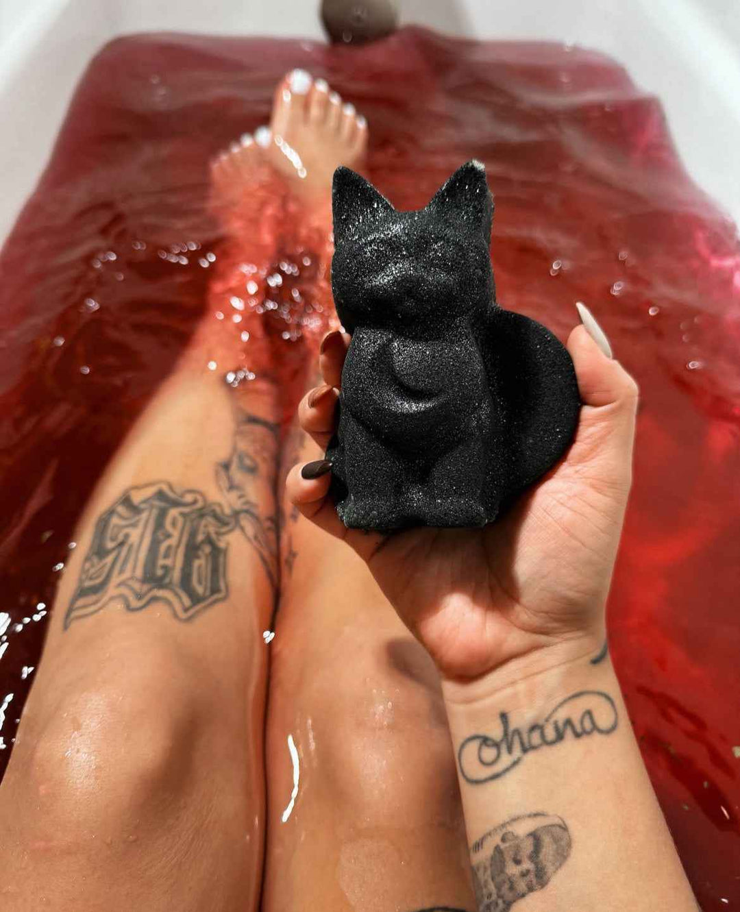 Lunar kitty – Crystal-infused bath bomb