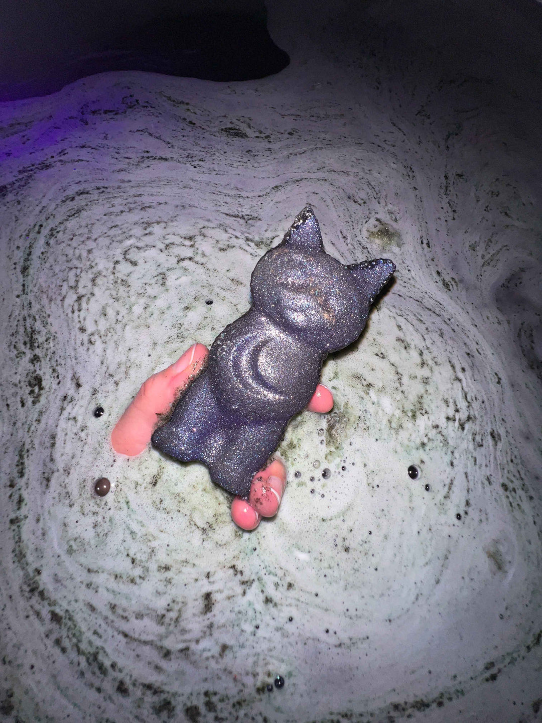Lunar kitty – Crystal-infused bath bomb