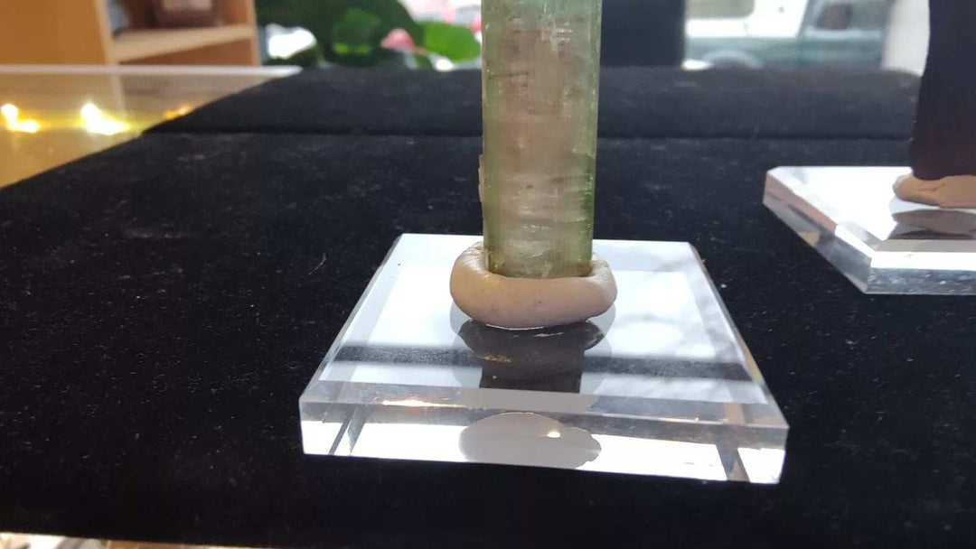 Geo-Tac Mineral and Fossil Mounting Display Putty